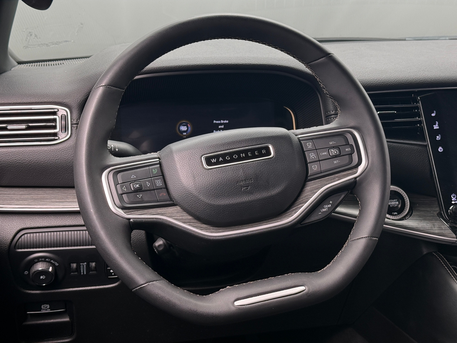 Thumbnail: 2024 Jeep Wagoneer - 4