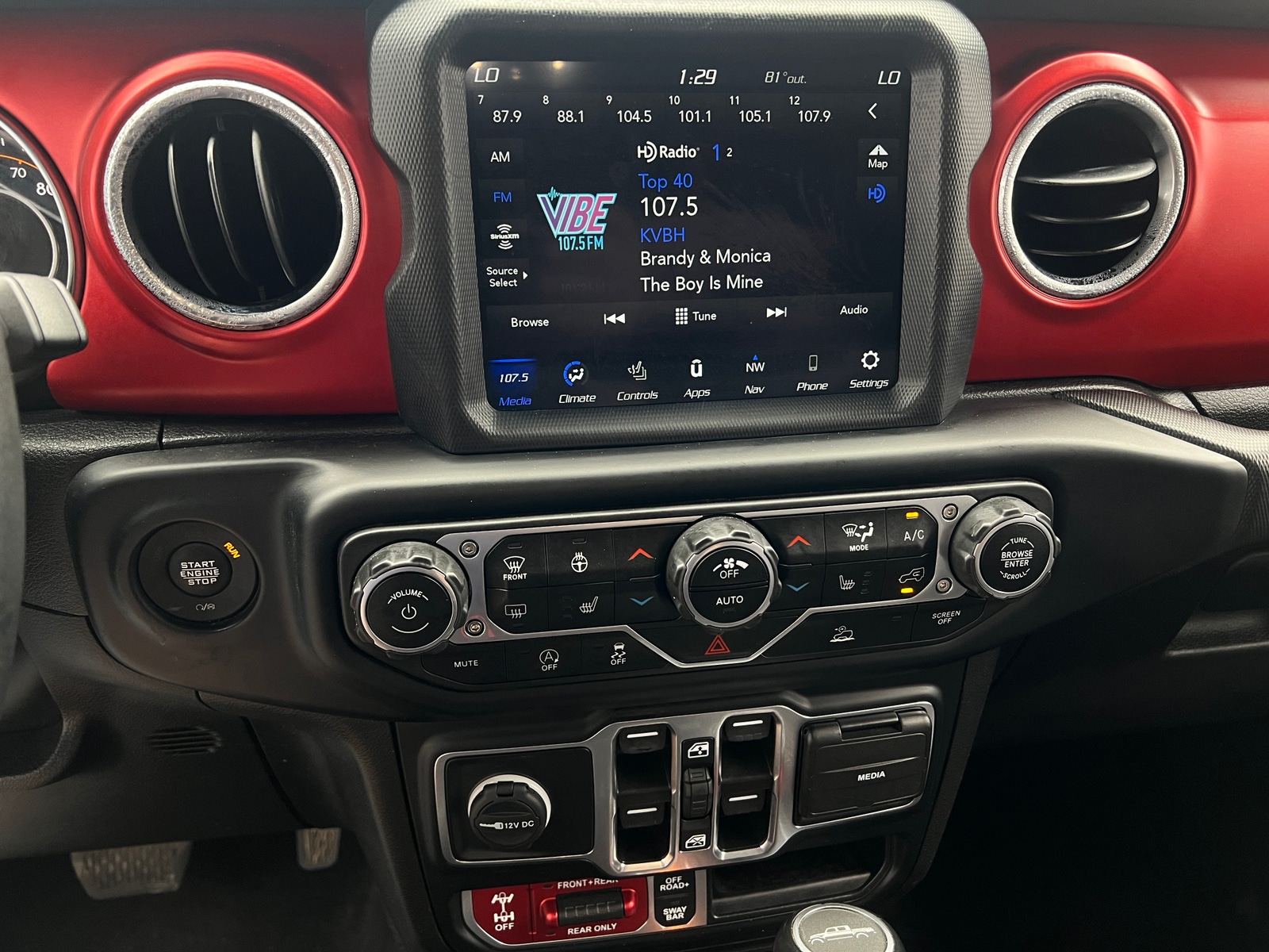 Thumbnail: 2023 Jeep Gladiator - 4