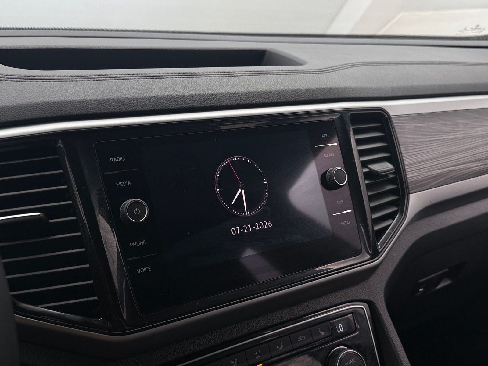 Thumbnail: 2023 Volkswagen Atlas - 3