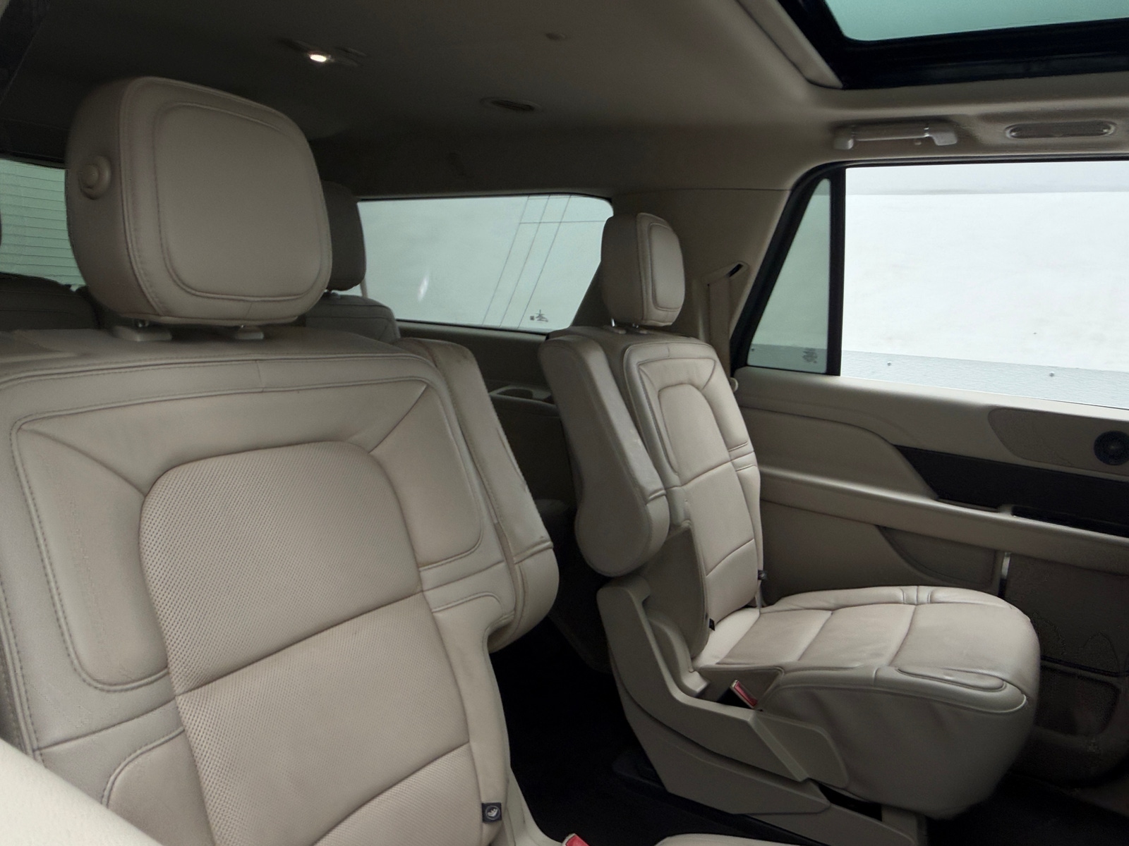 Thumbnail: 2019 Lincoln Navigator L - 6