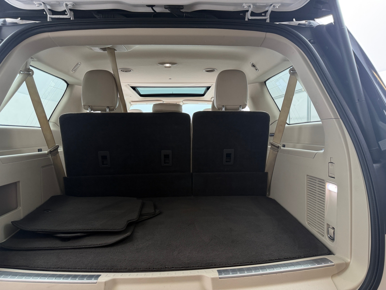 Thumbnail: 2019 Lincoln Navigator L - 7