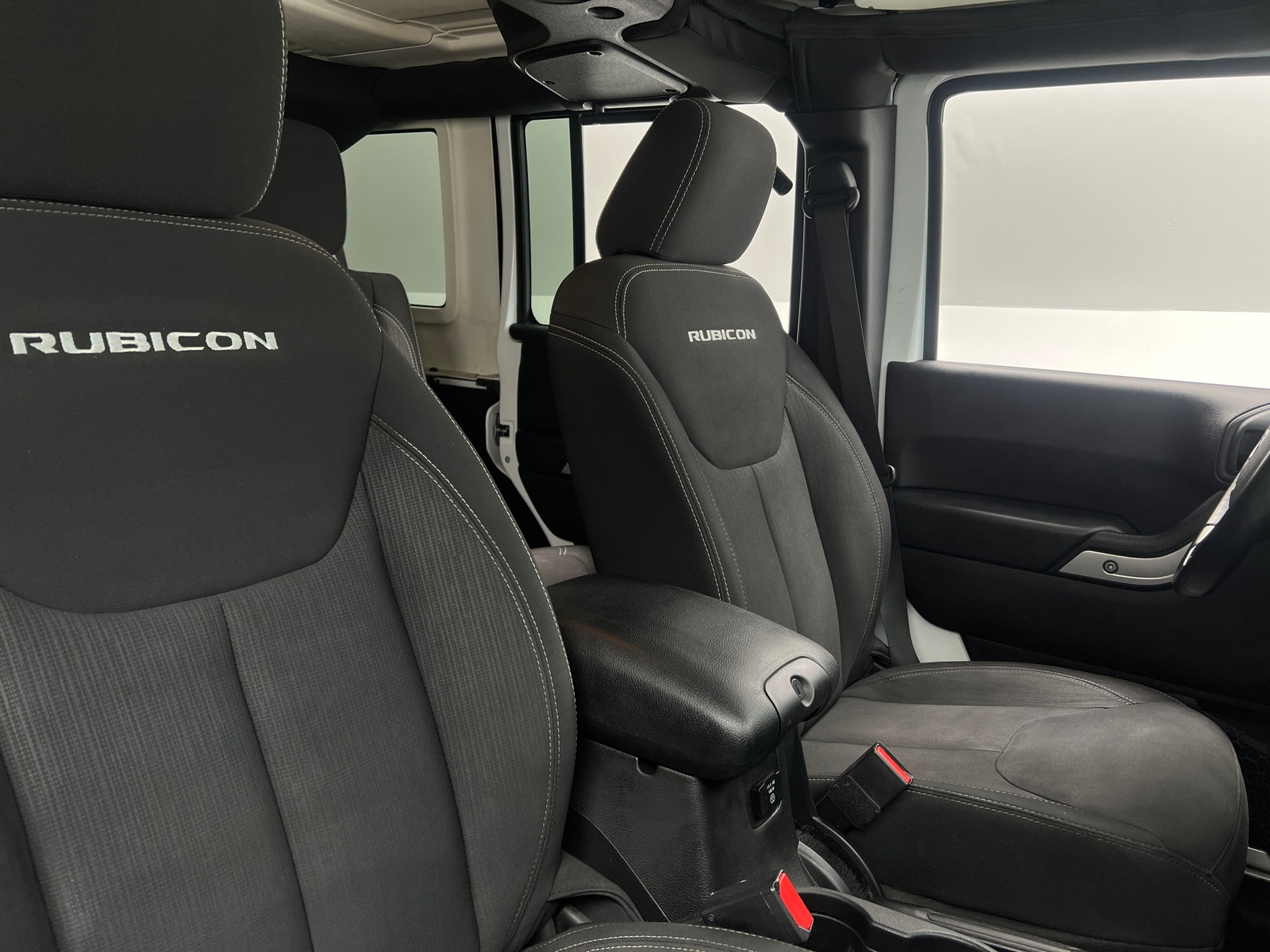 Thumbnail: 2015 Jeep Wrangler - 2