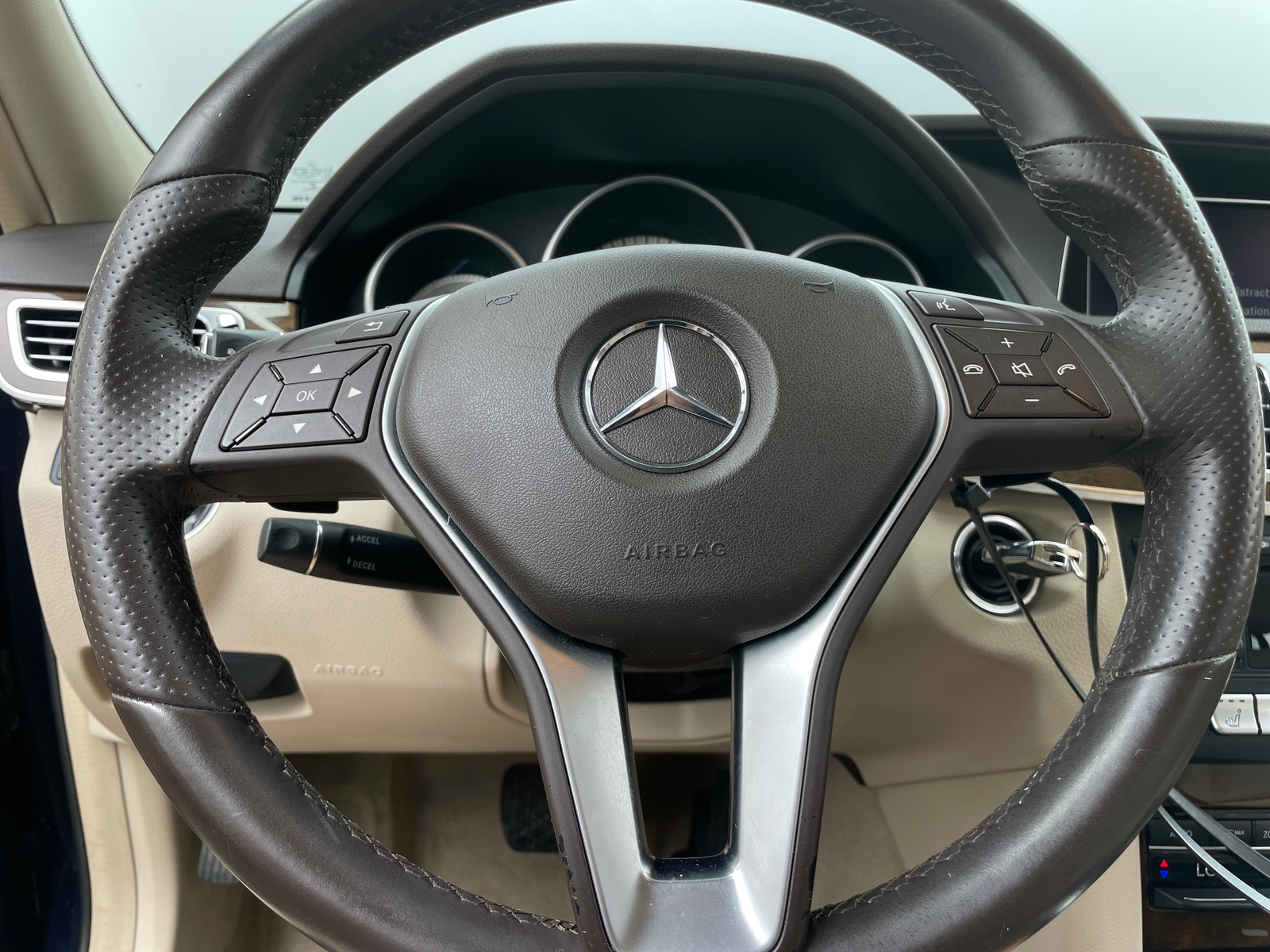 Thumbnail: 2014 Mercedes-Benz E-Class - 4