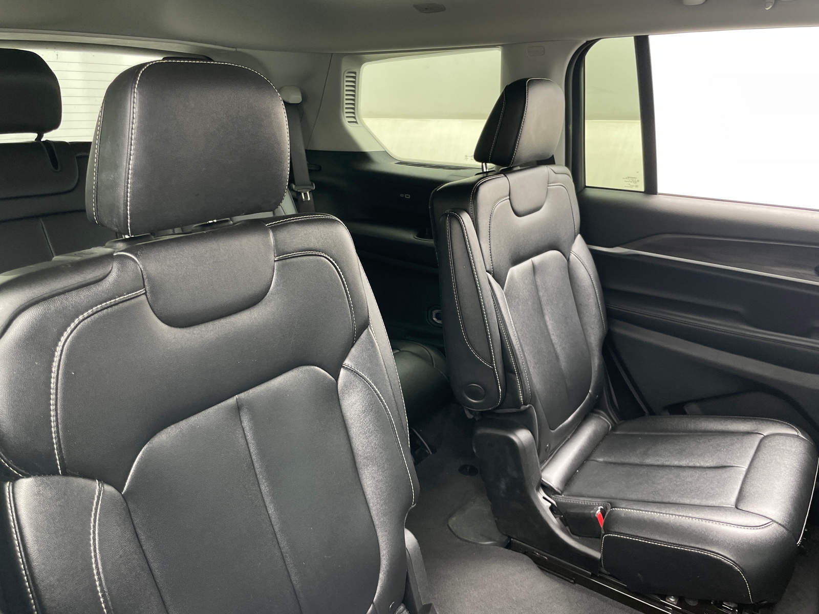 Thumbnail: 2023 Jeep Grand Cherokee L - 5