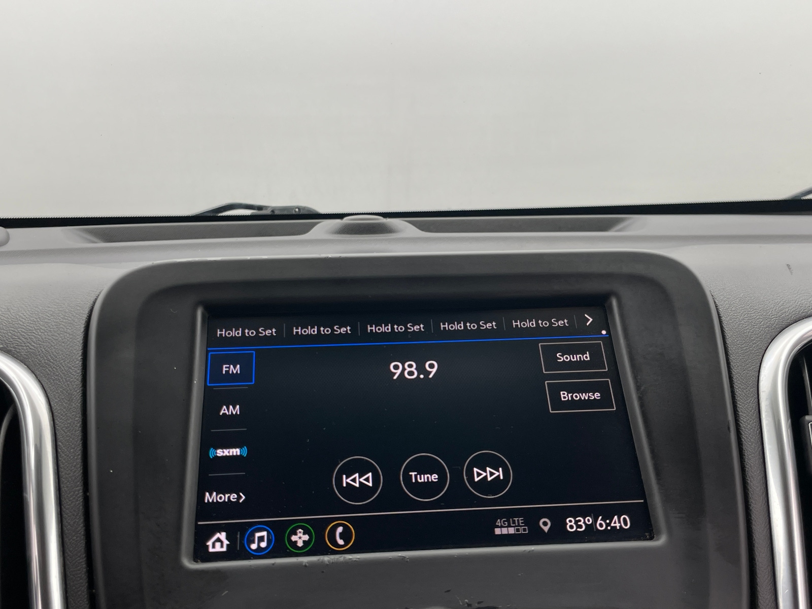 Thumbnail: 2021 Chevrolet Equinox - 4