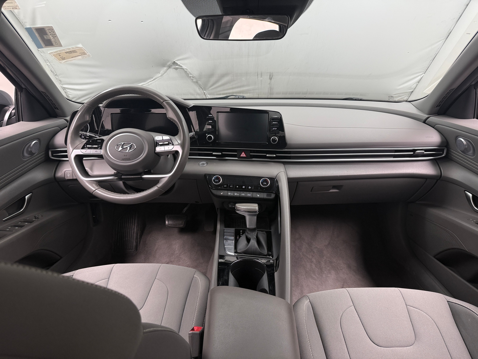 Thumbnail: 2022 Hyundai Elantra - 3
