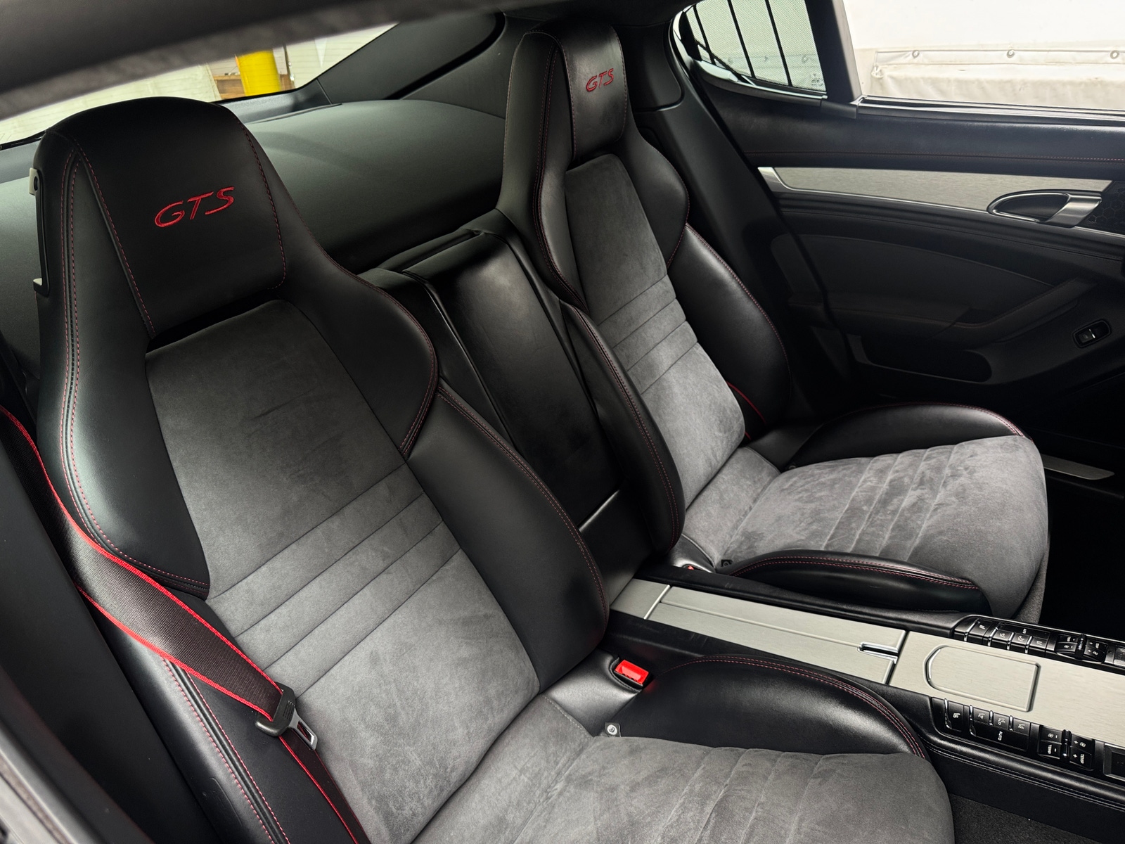 Thumbnail: 2015 Porsche Panamera - 5