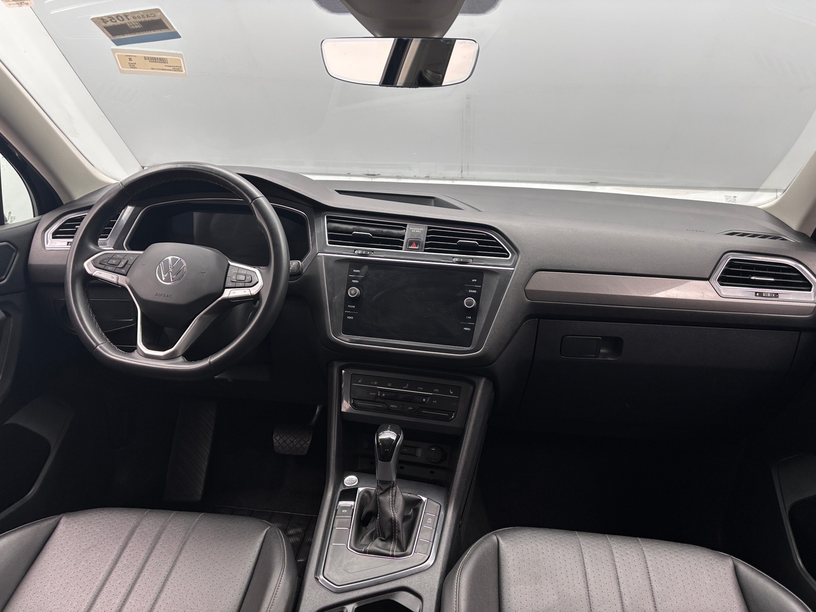Thumbnail: 2022 Volkswagen Tiguan - 2