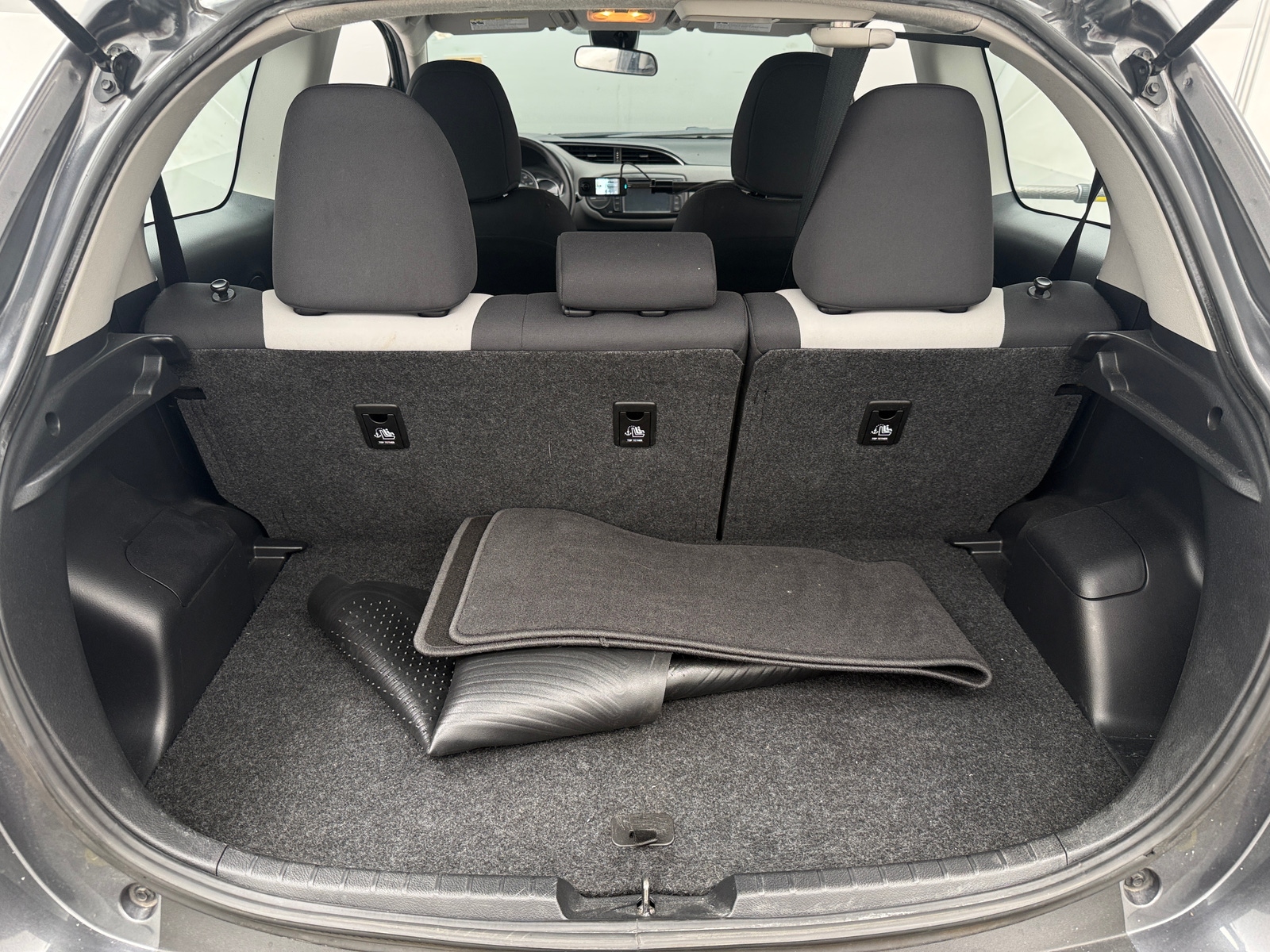 Thumbnail: 2018 Toyota Yaris - 6