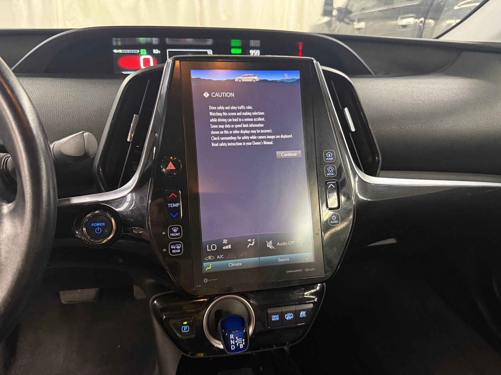 Thumbnail: 2020 Toyota Prius Prime - 4