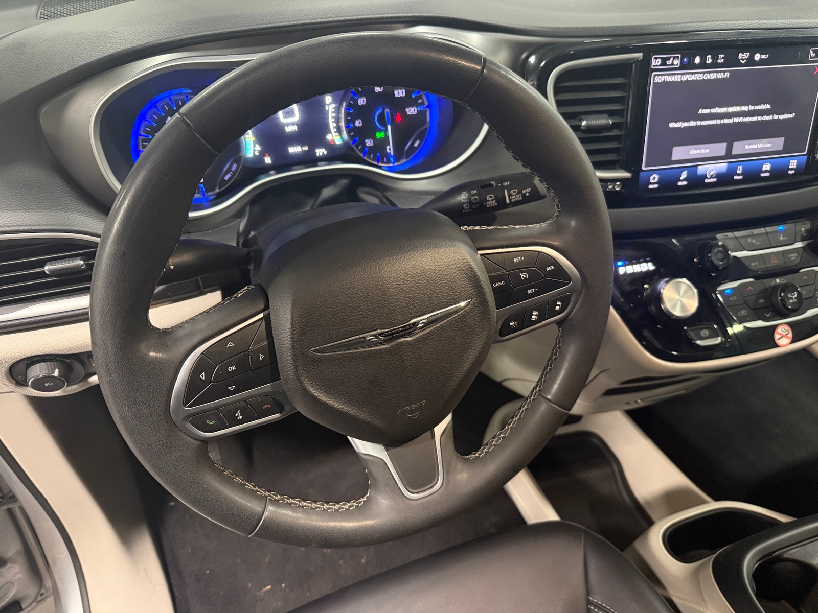 Thumbnail: 2024 Chrysler Pacifica - 4