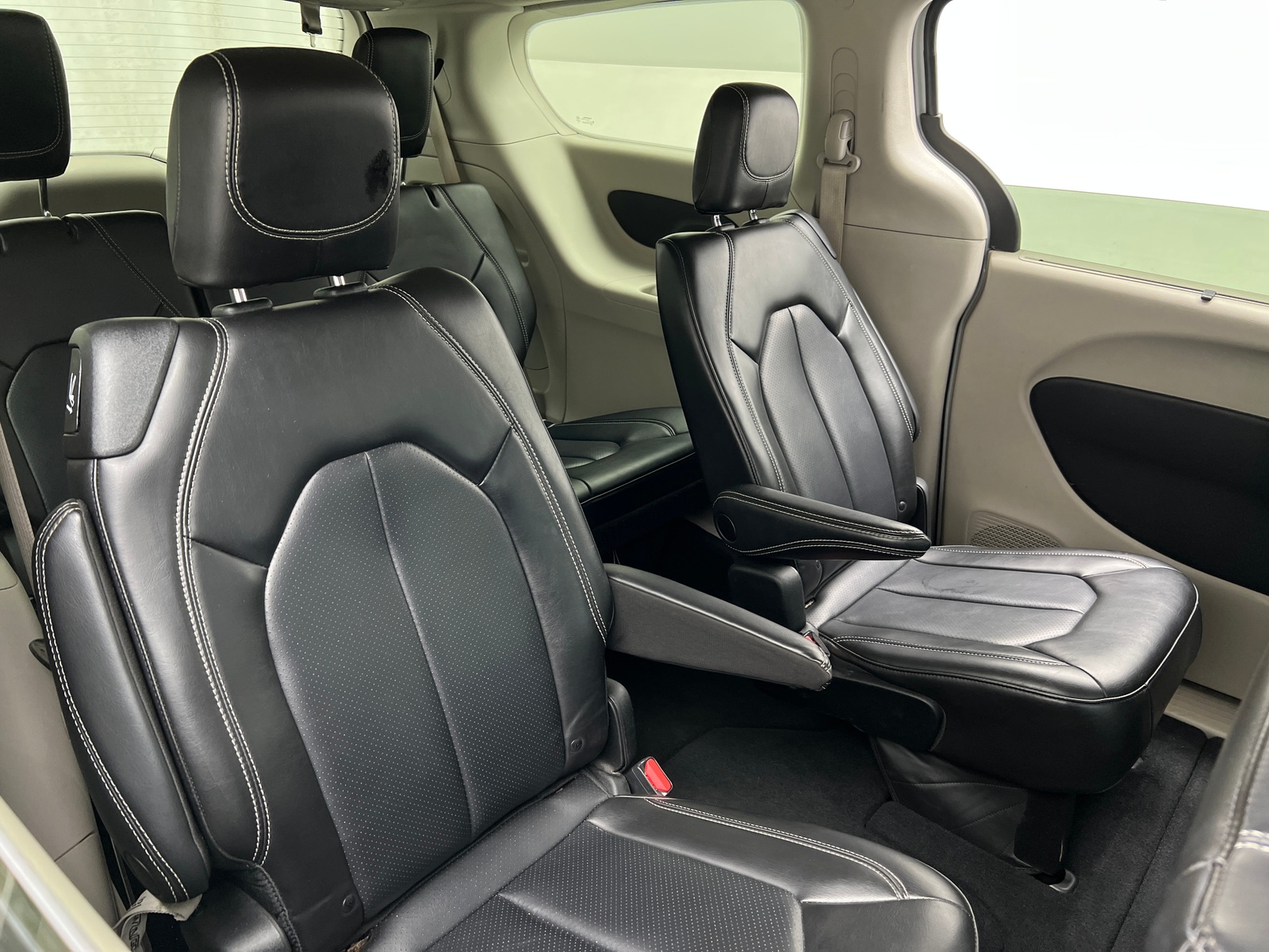 Thumbnail: 2023 Chrysler Pacifica - 5