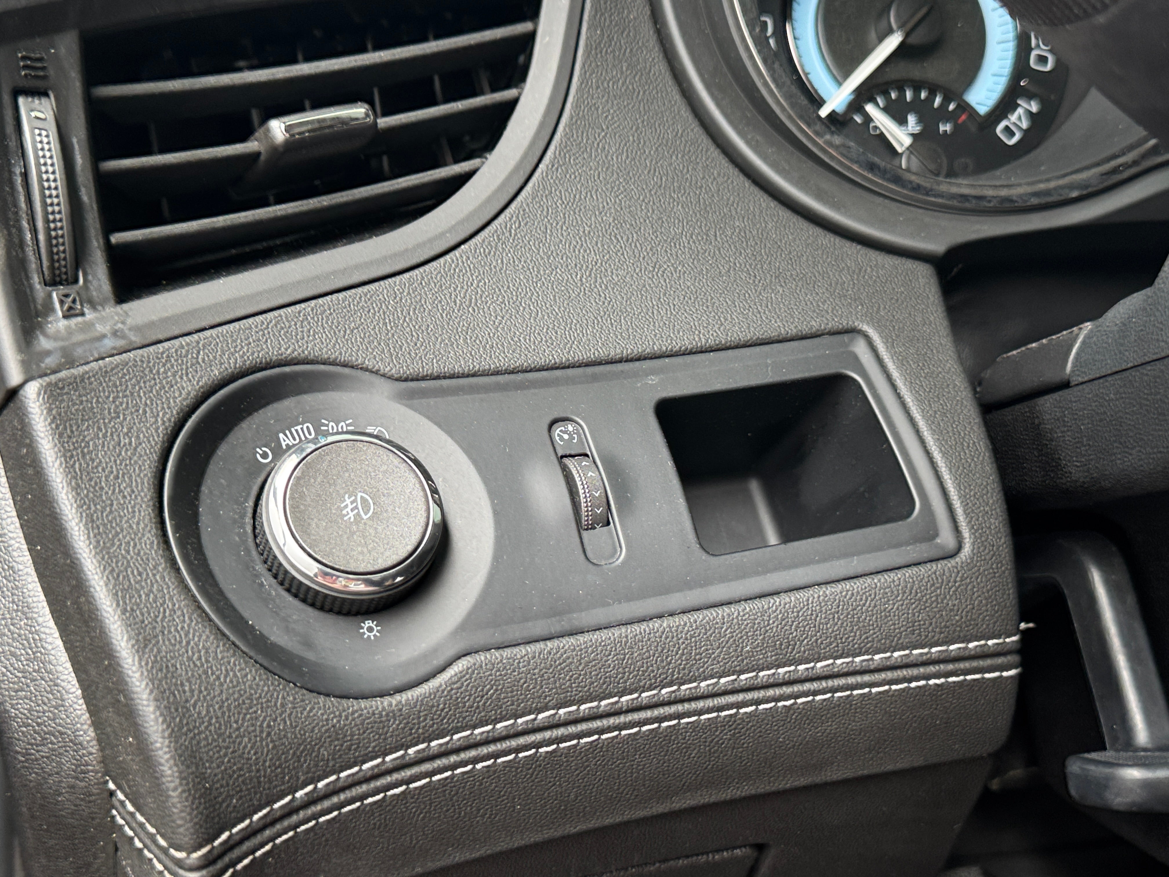 2011 Buick LaCrosse CXS - Photo 12