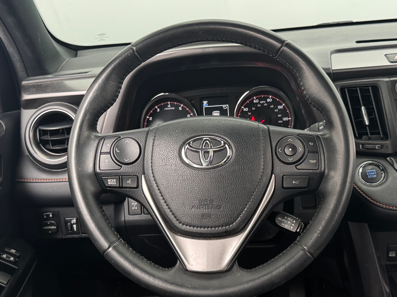 Thumbnail: 2017 Toyota RAV4 - 4