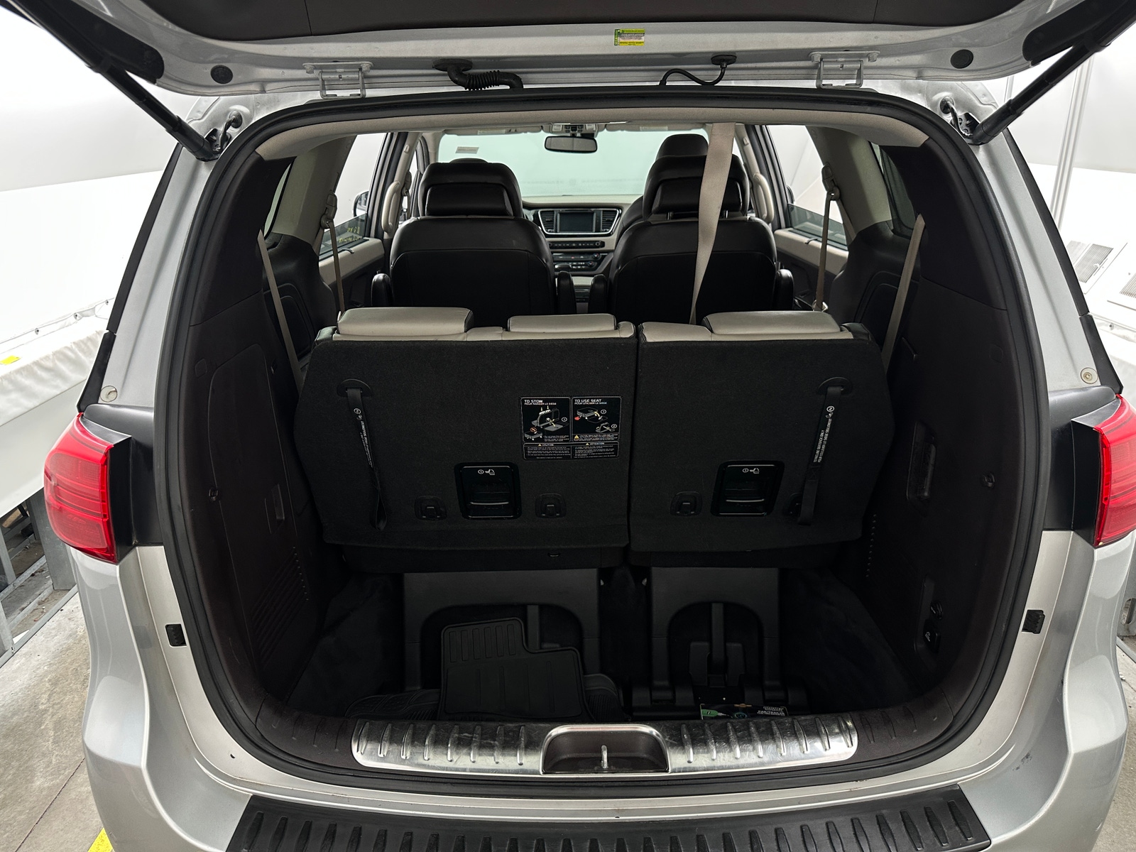 Thumbnail: 2018 Kia Sedona - 6