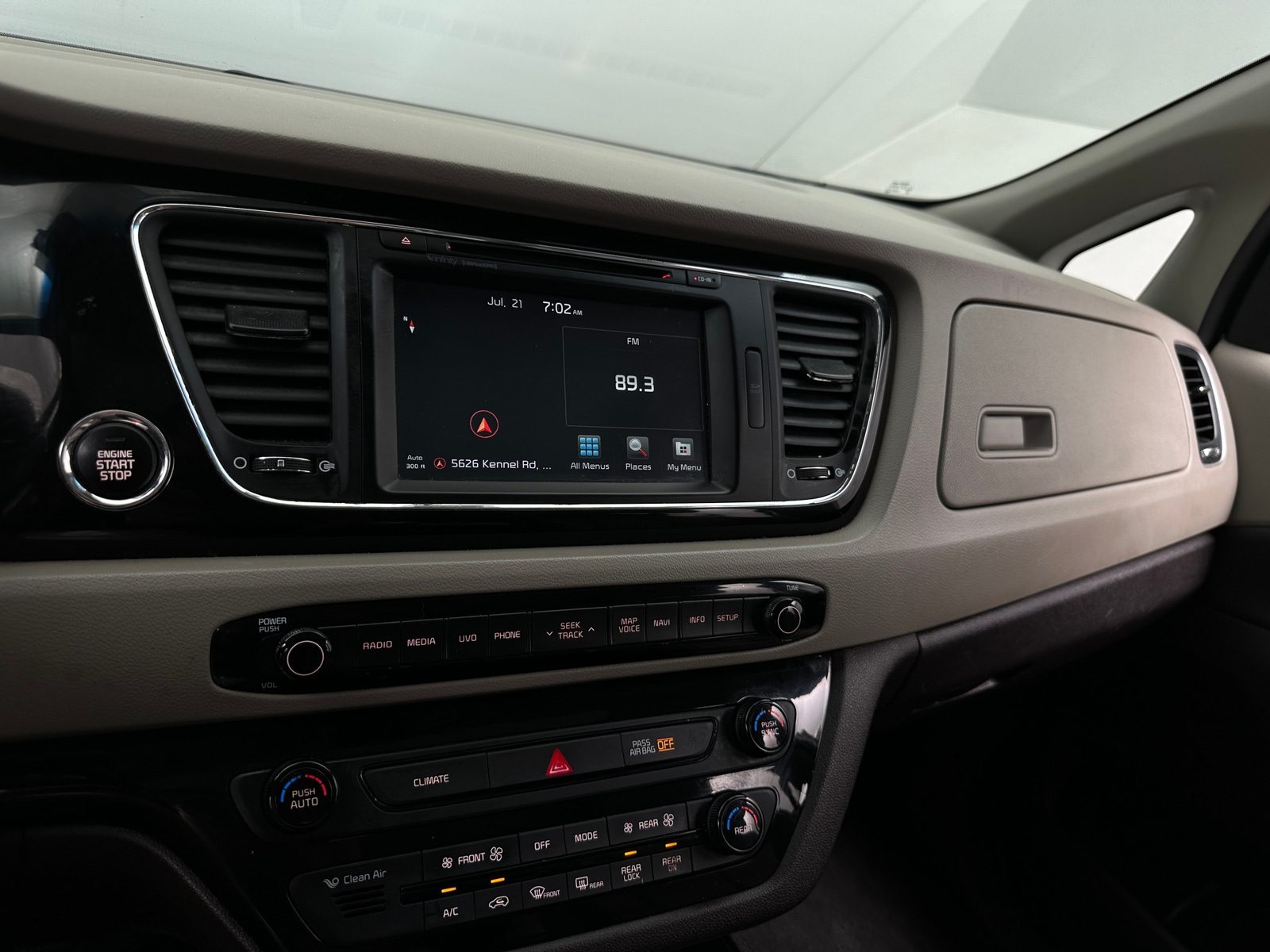 Thumbnail: 2018 Kia Sedona - 3