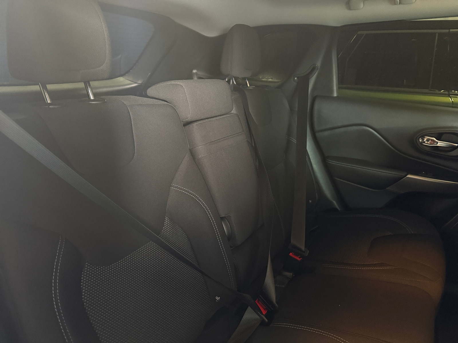 Thumbnail: 2019 Jeep Cherokee - 6