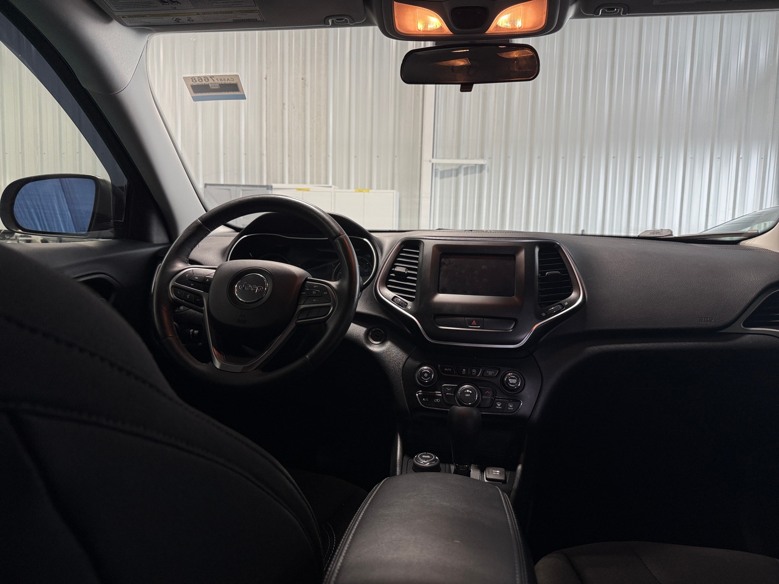 Thumbnail: 2019 Jeep Cherokee - 3