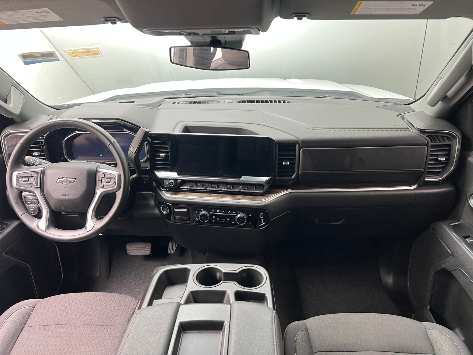Thumbnail: 2026 Chevrolet Silverado 1500 - 3