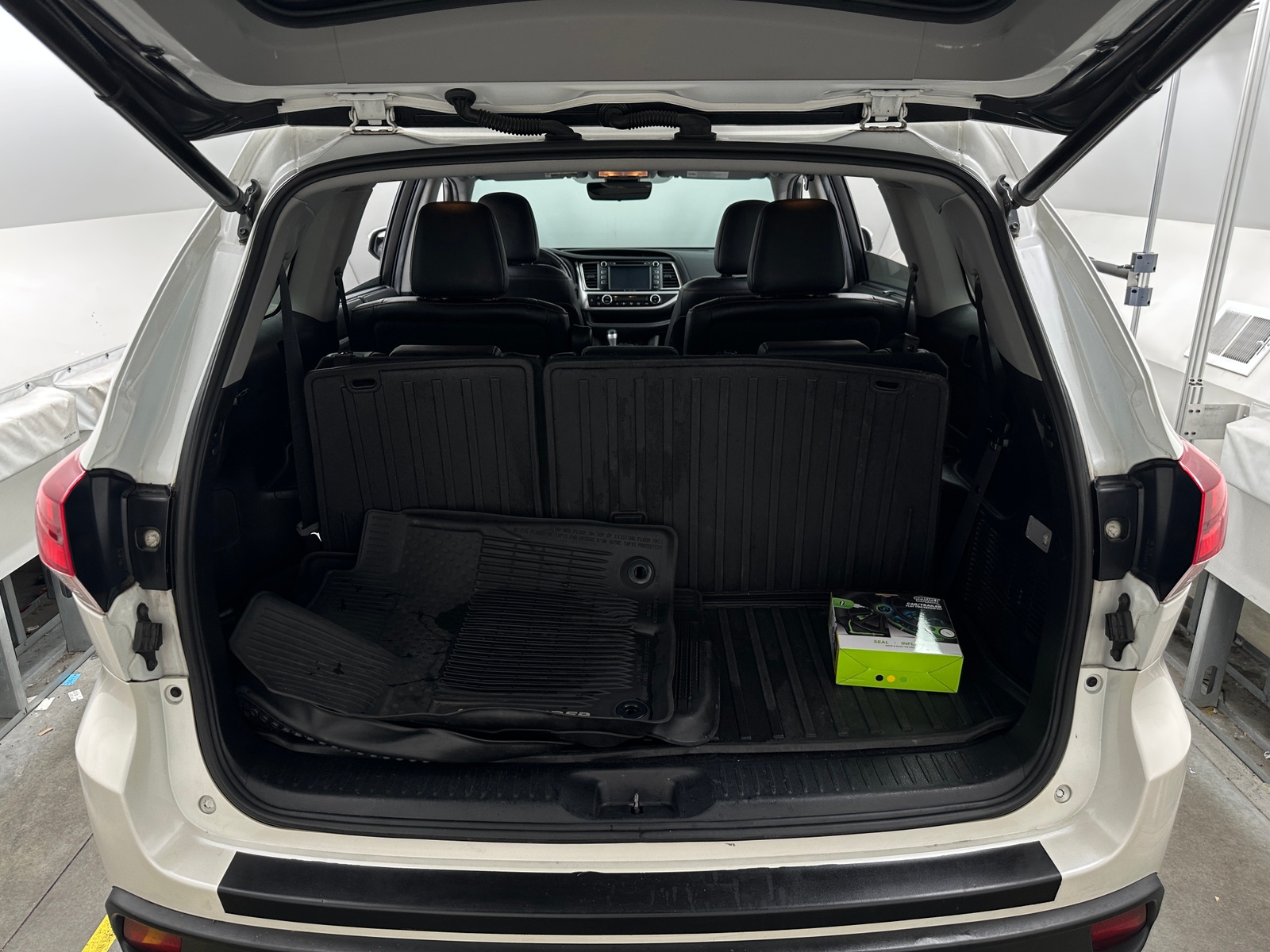 Thumbnail: 2019 Toyota Highlander - 6