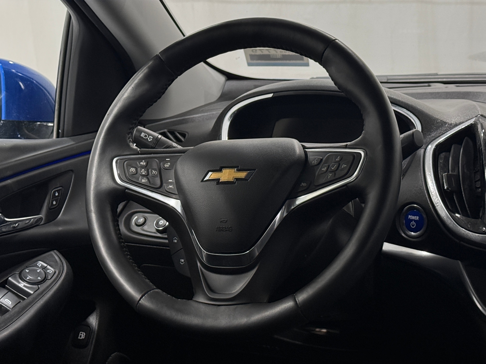 Thumbnail: 2017 Chevrolet Volt - 4