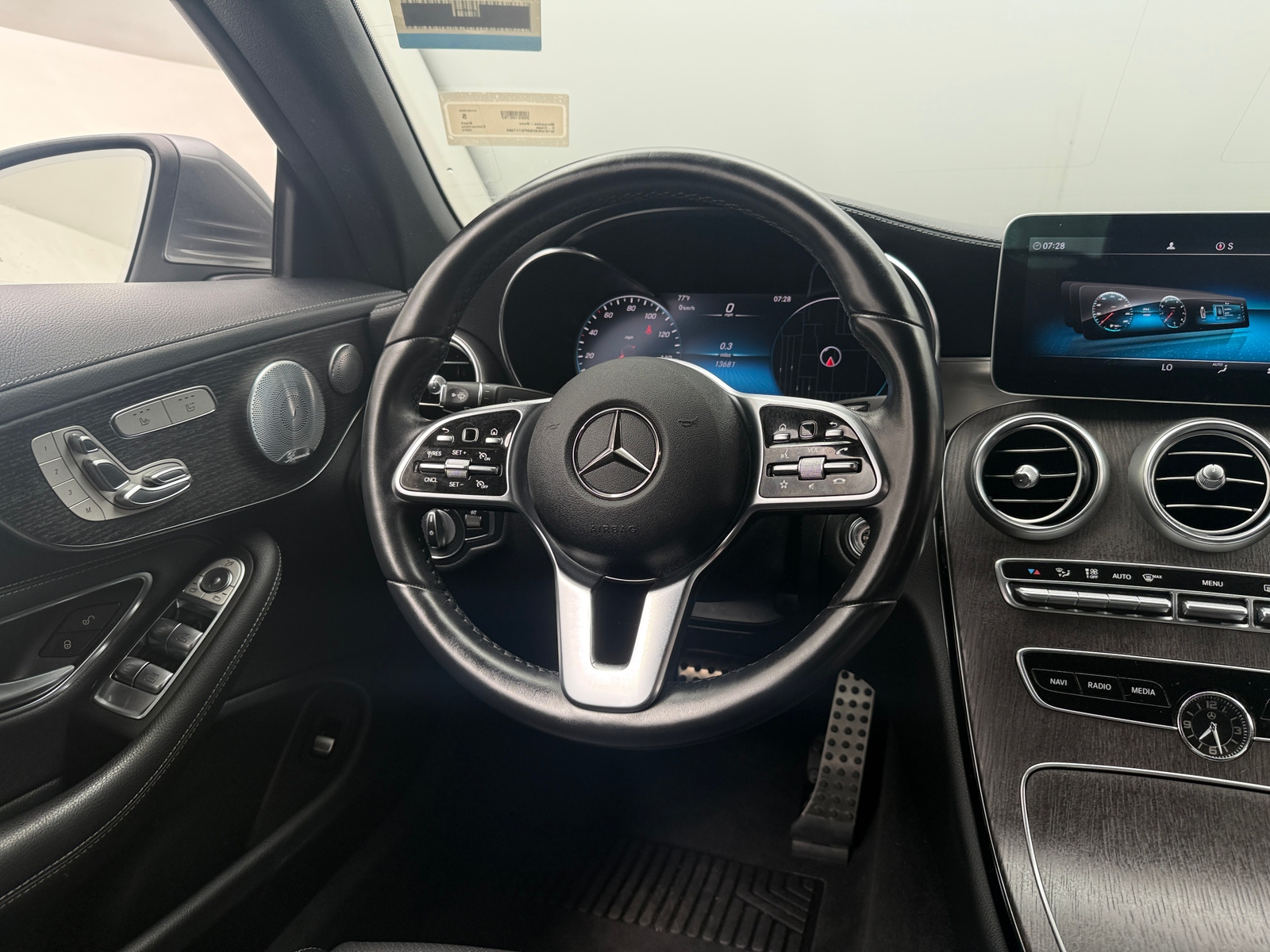 Thumbnail: 2023 Mercedes-Benz C-Class - 4