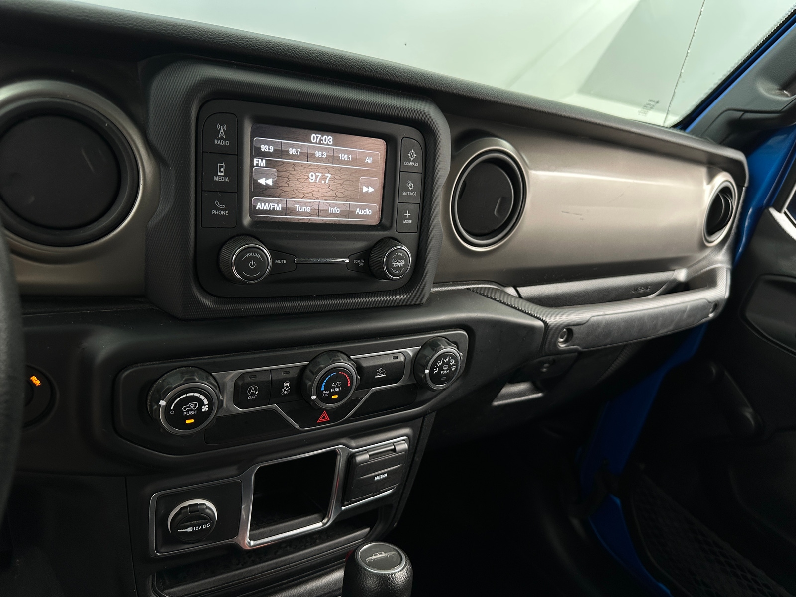 Thumbnail: 2021 Jeep Gladiator - 4