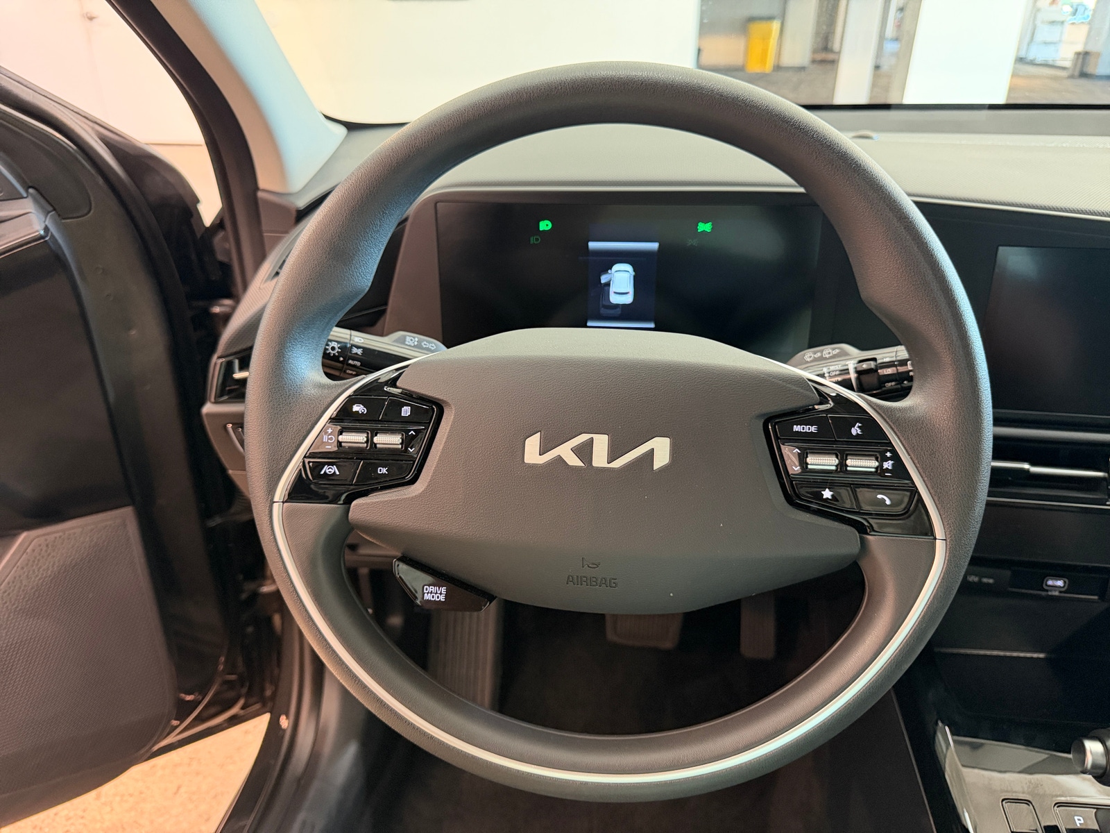 Thumbnail: 2026 Kia Niro - 5
