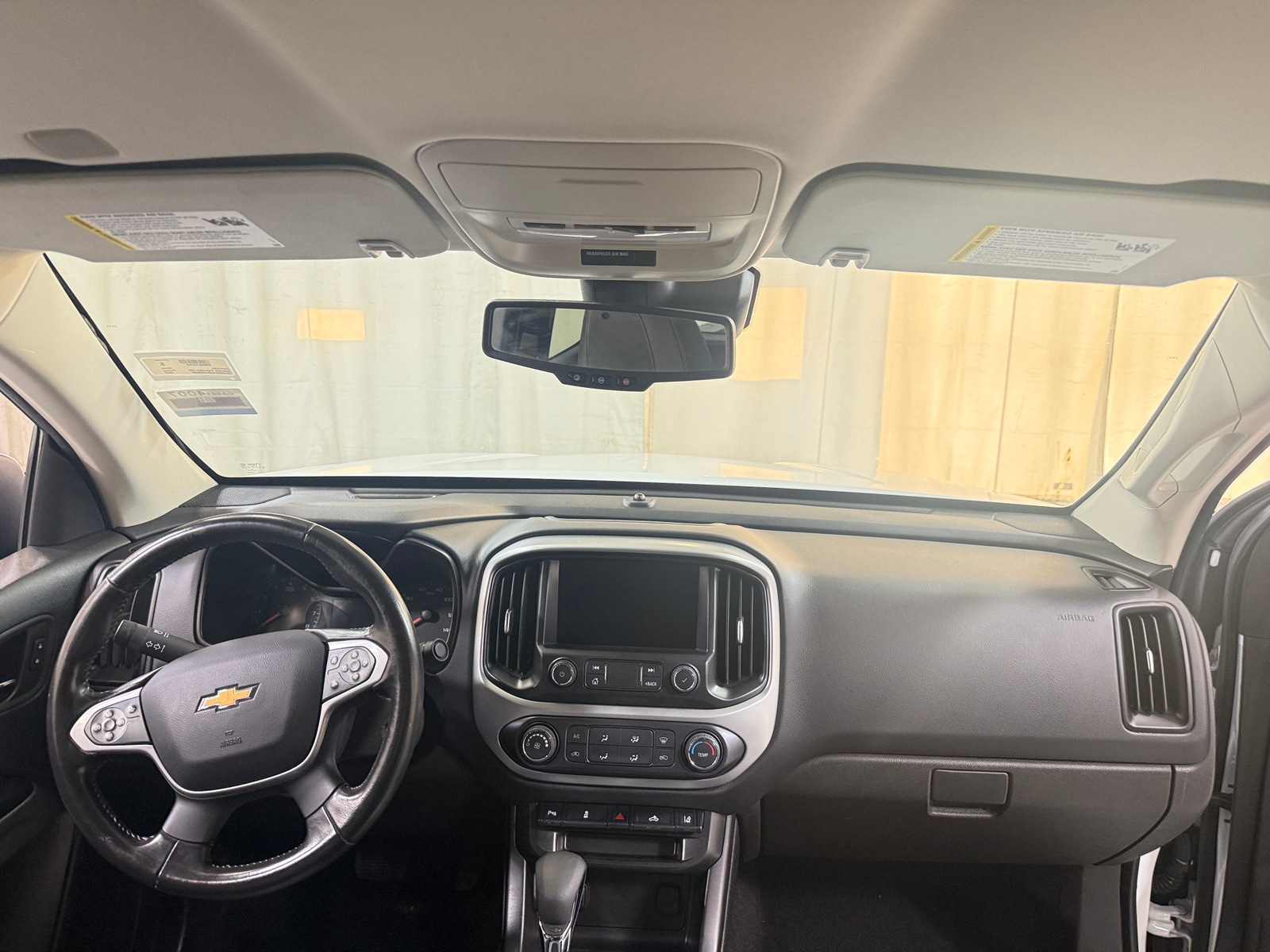 Thumbnail: 2022 Chevrolet Colorado - 3
