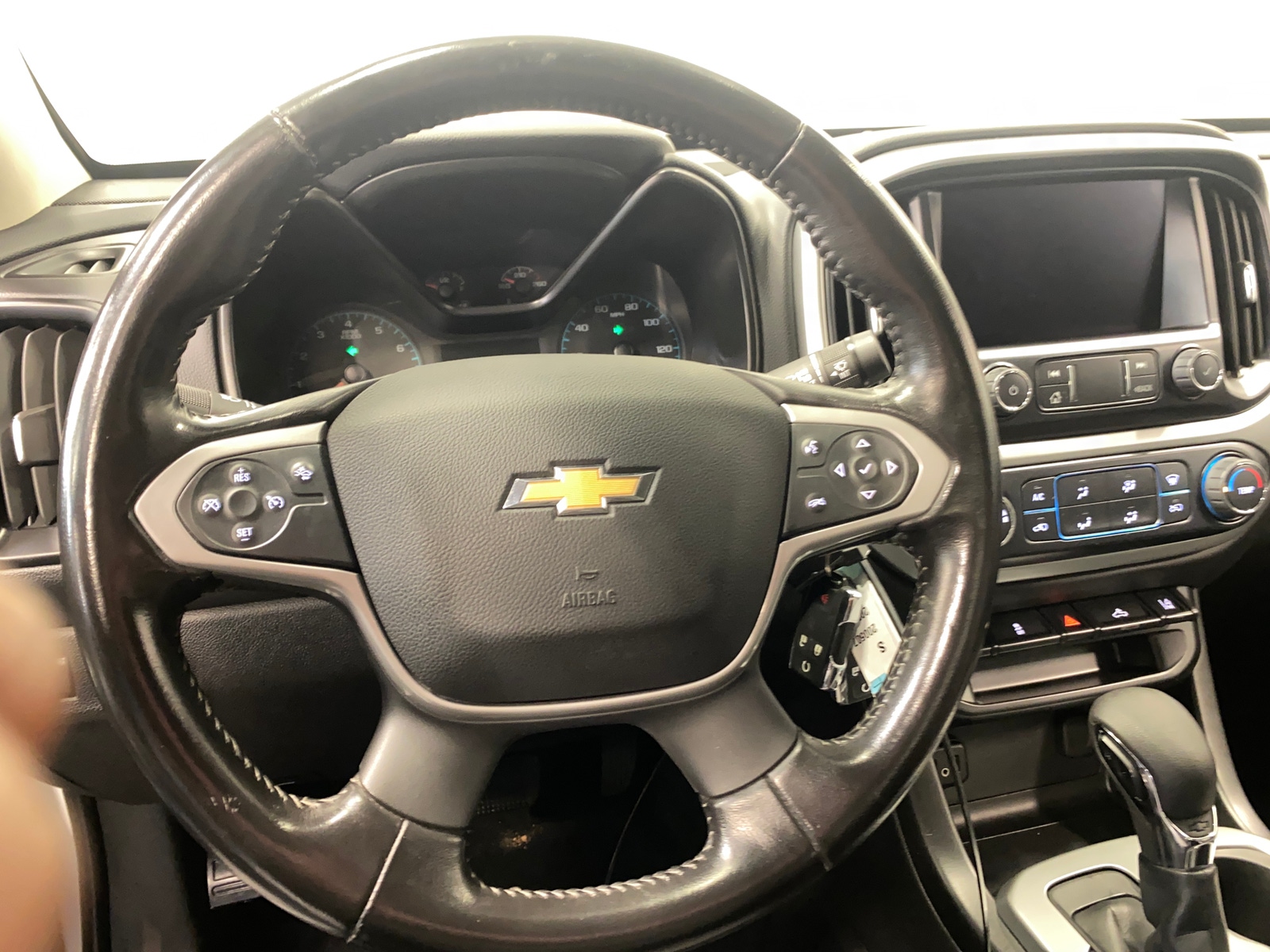 Thumbnail: 2022 Chevrolet Colorado - 5