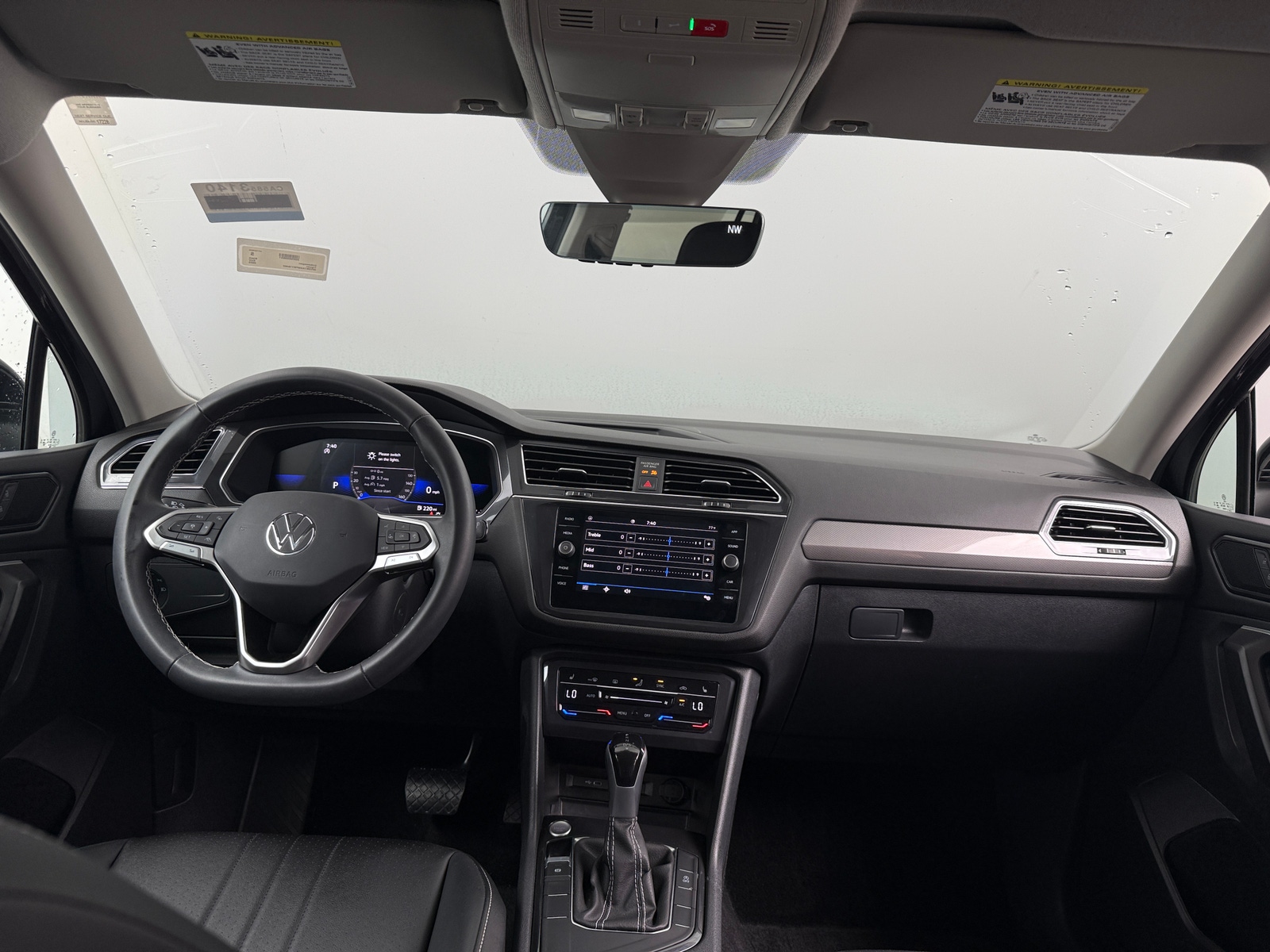 Thumbnail: 2023 Volkswagen Tiguan - 2