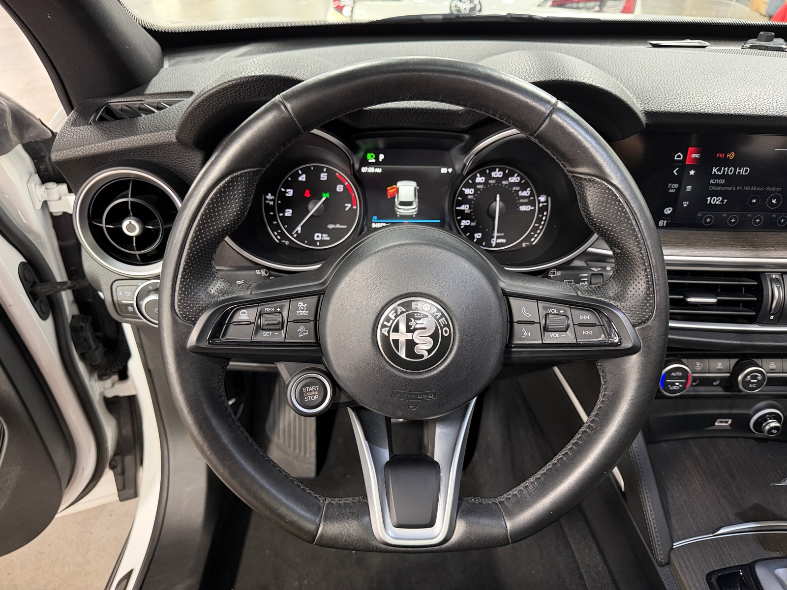 Thumbnail: 2022 Alfa Romeo Stelvio - 4