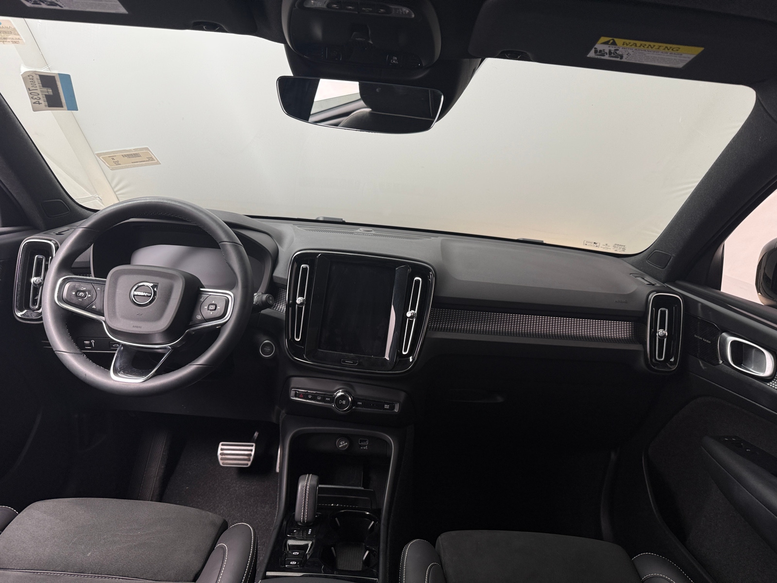 Thumbnail: 2022 Volvo XC40 - 2