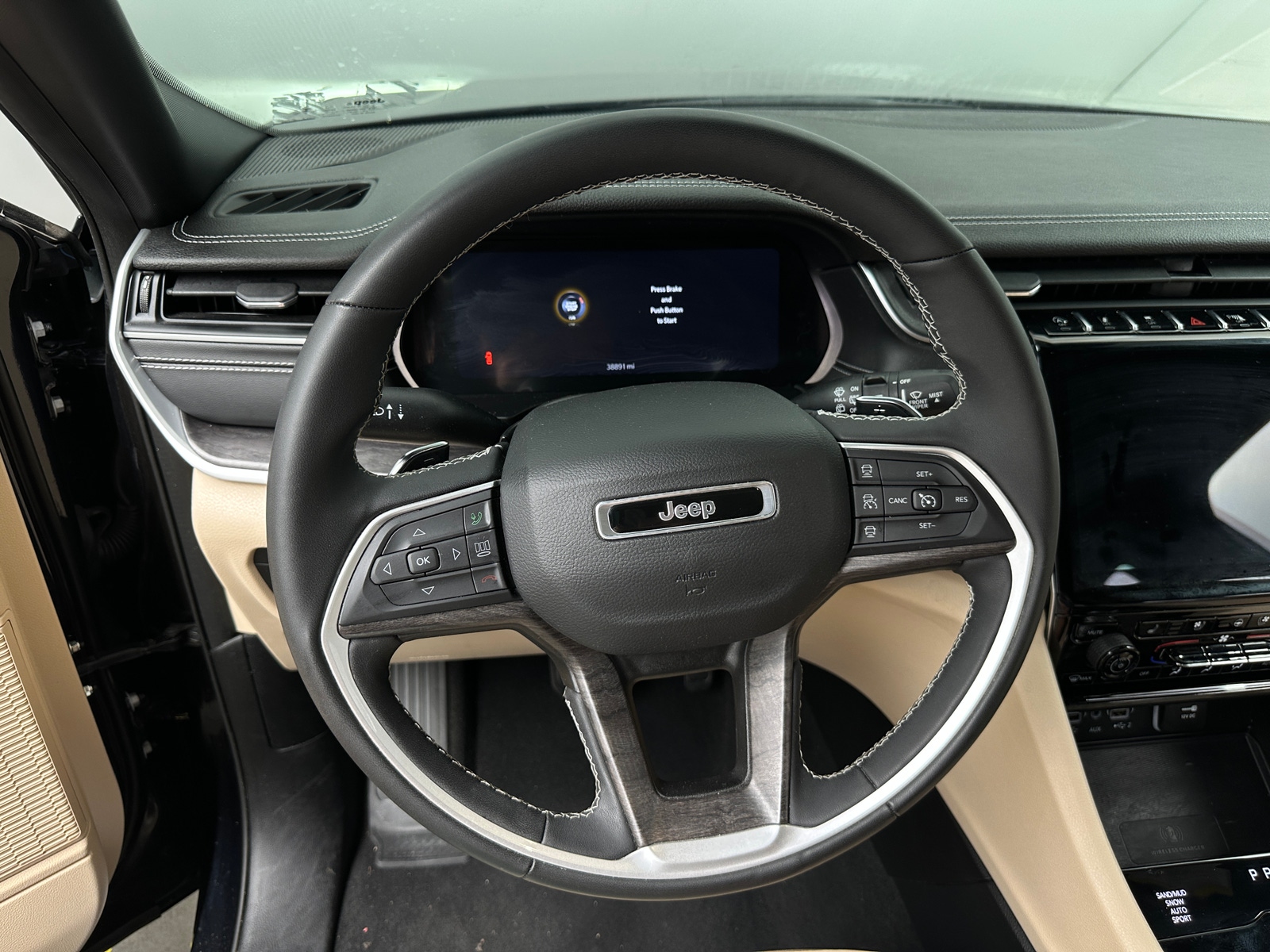 Thumbnail: 2023 Jeep Grand Cherokee L - 4