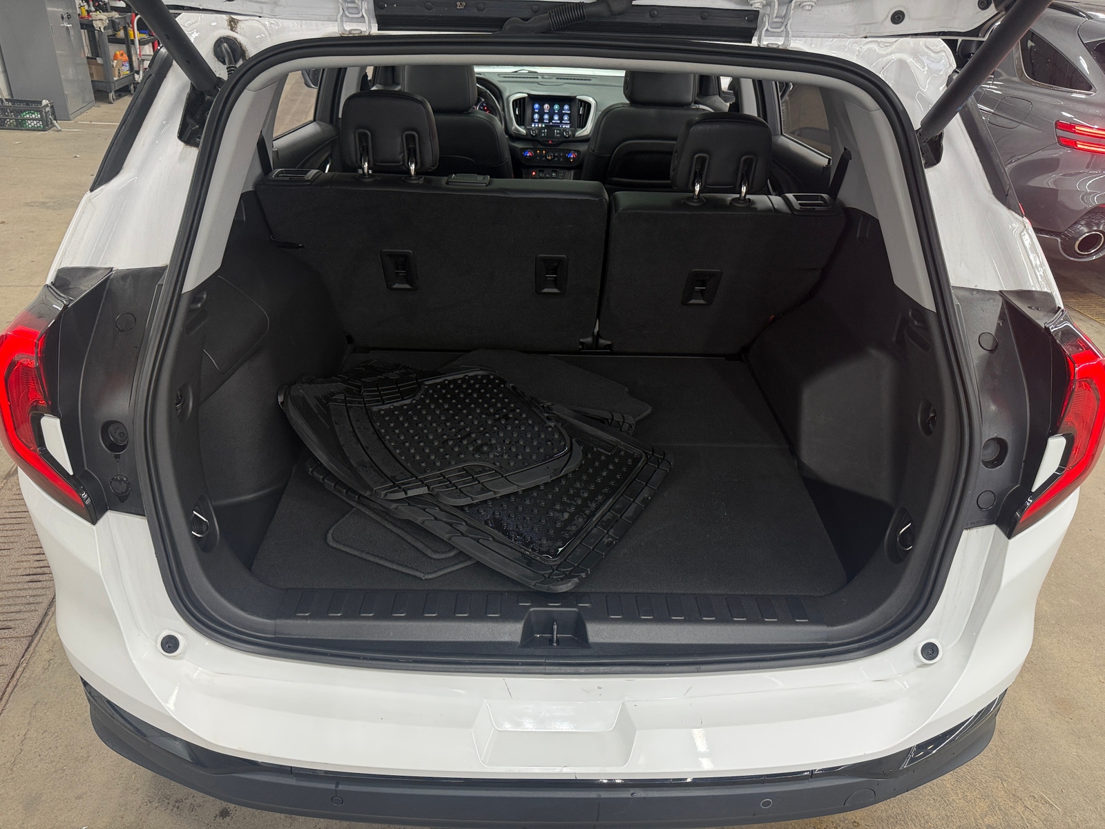 Thumbnail: 2020 GMC Terrain - 6