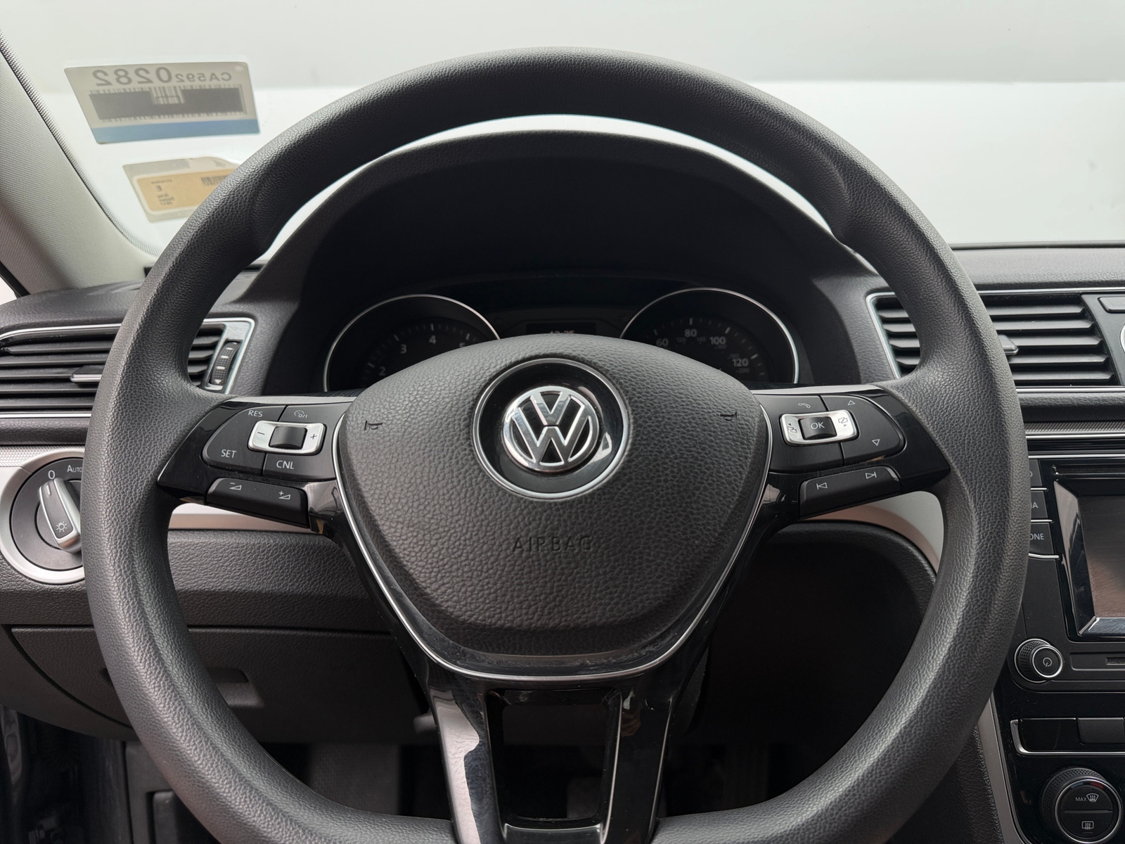 Thumbnail: 2017 Volkswagen Passat - 5