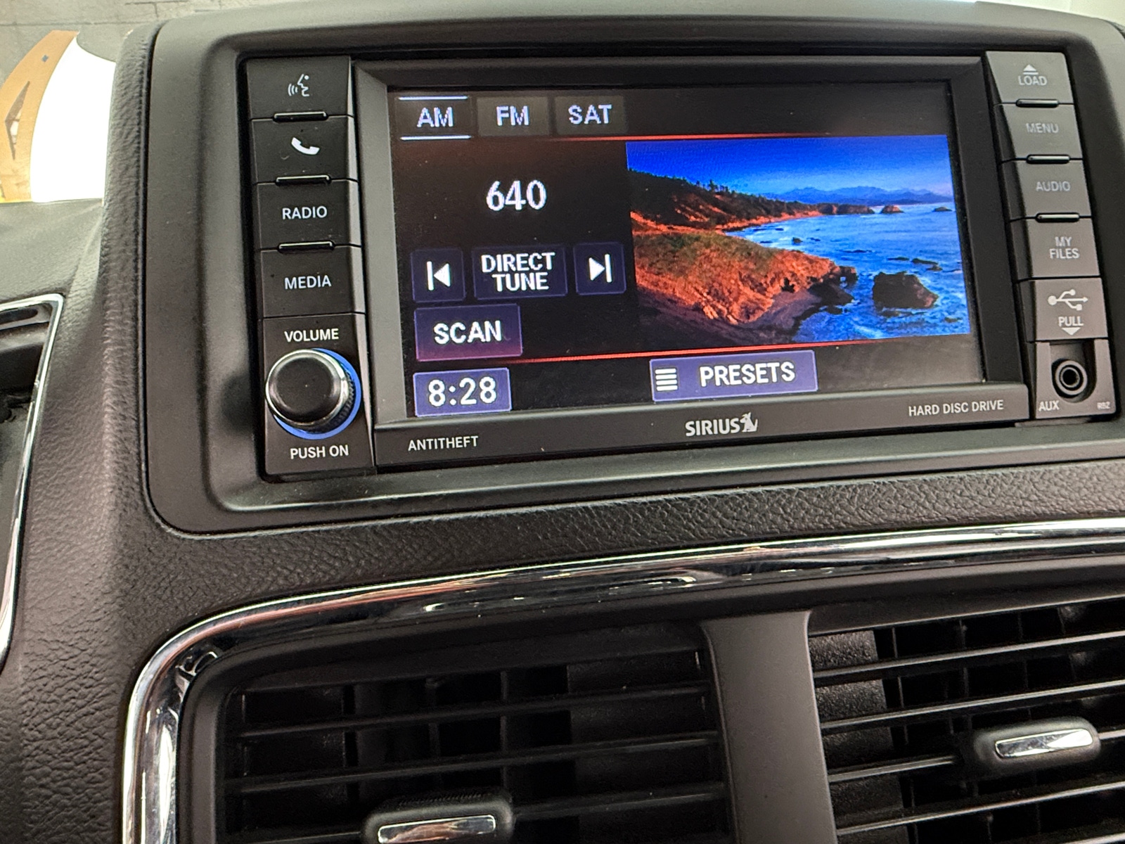 Thumbnail: 2020 Dodge Grand Caravan - 3