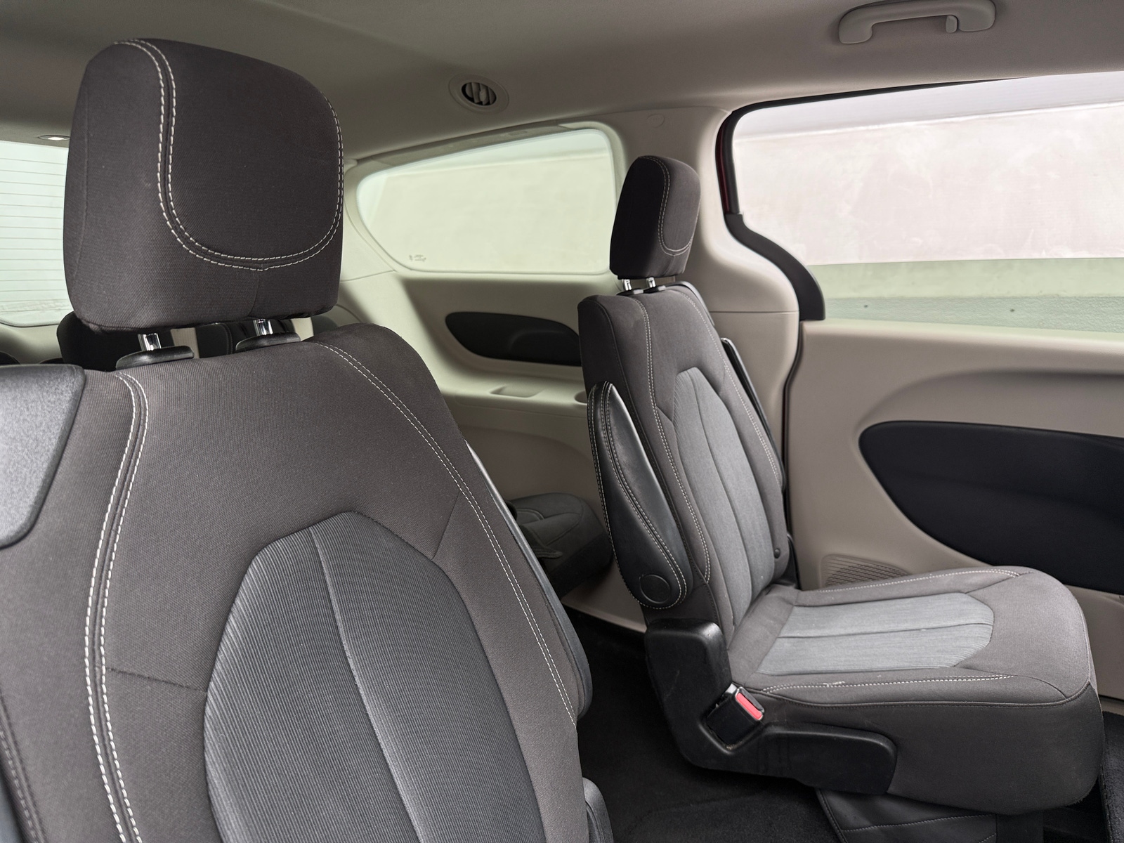 Thumbnail: 2023 Chrysler Voyager - 6