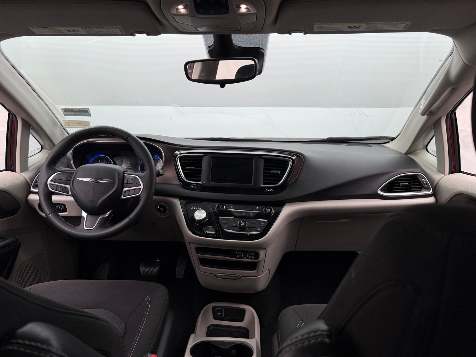 Thumbnail: 2023 Chrysler Voyager - 3