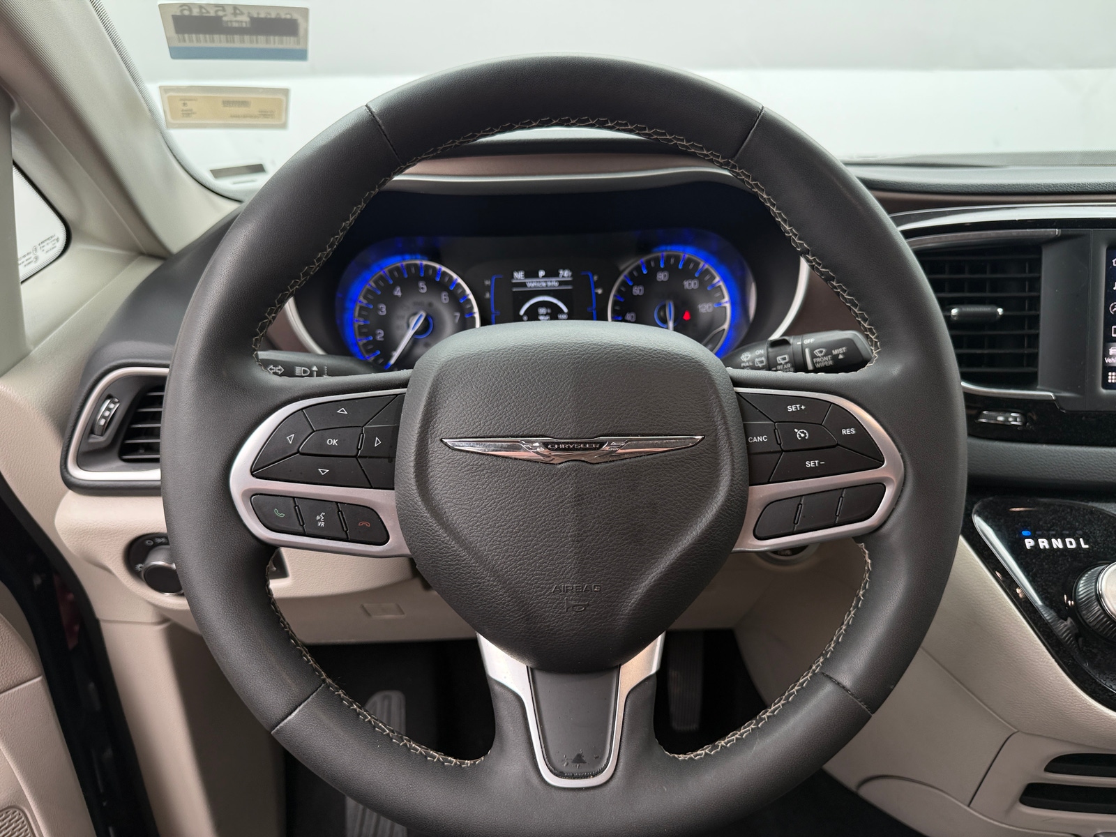 Thumbnail: 2023 Chrysler Voyager - 5