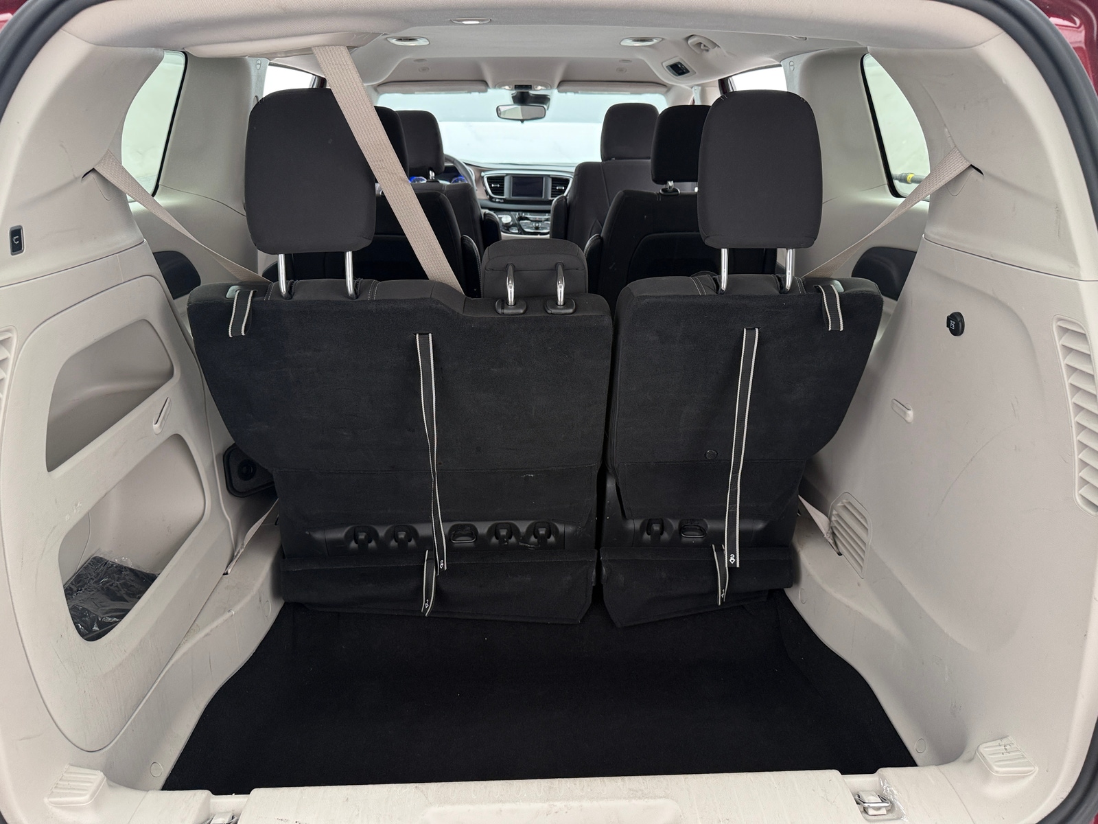Thumbnail: 2023 Chrysler Voyager - 7