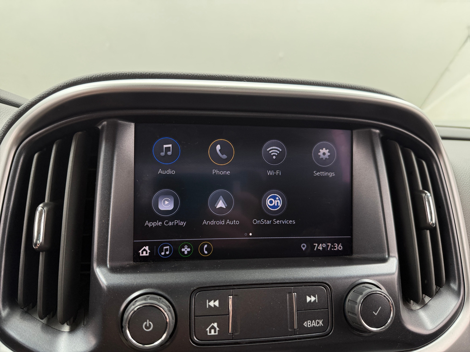 Thumbnail: 2022 Chevrolet Colorado - 4