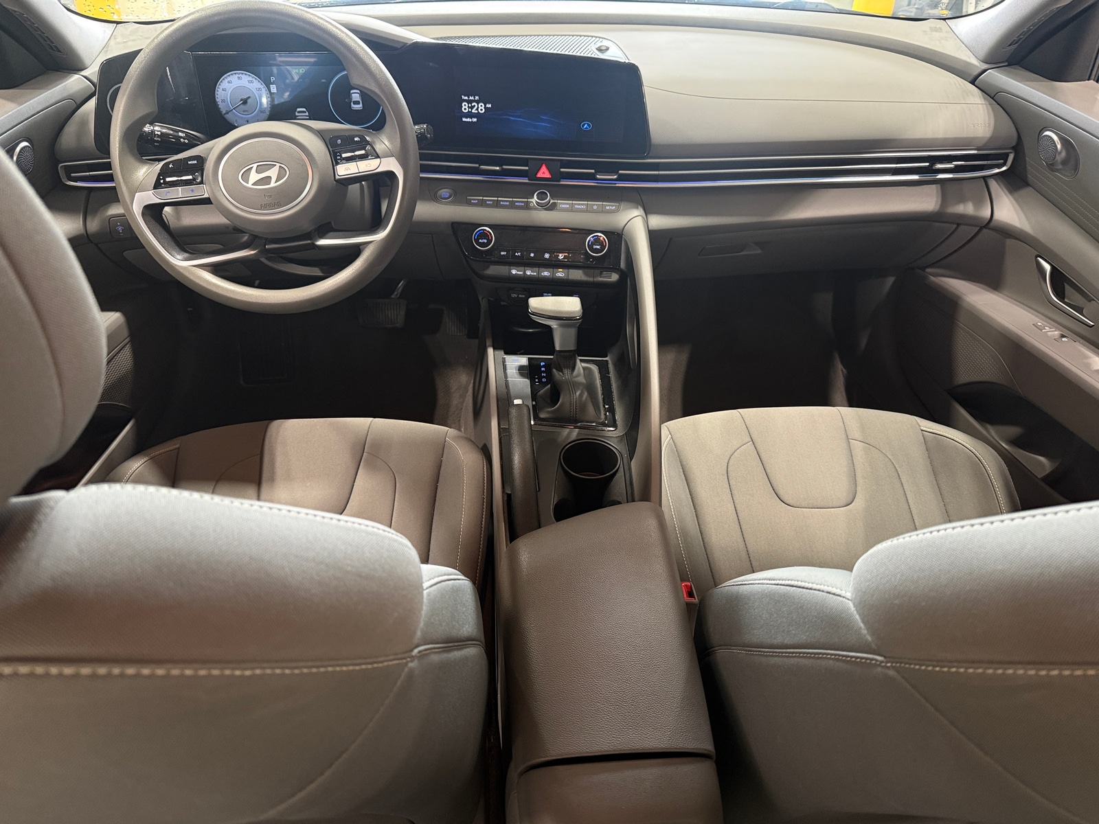 Thumbnail: 2024 Hyundai Elantra - 3