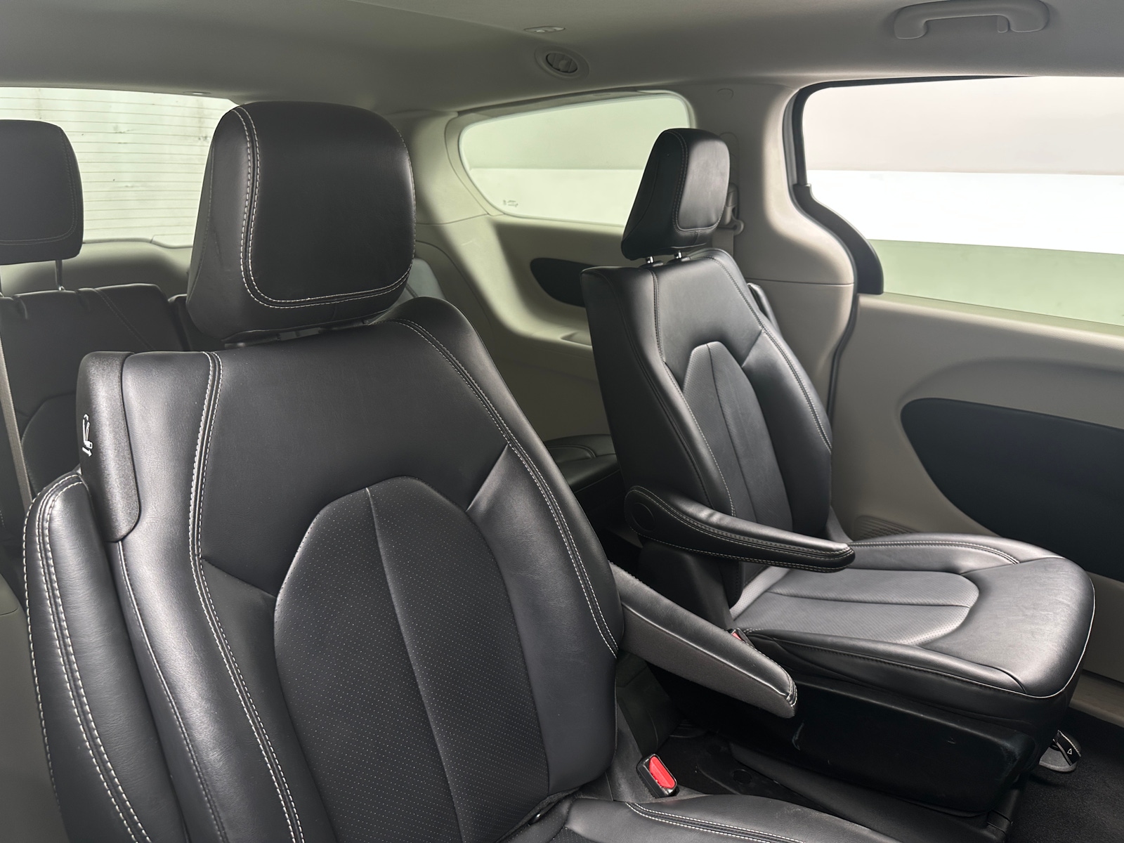 Thumbnail: 2024 Chrysler Pacifica - 5