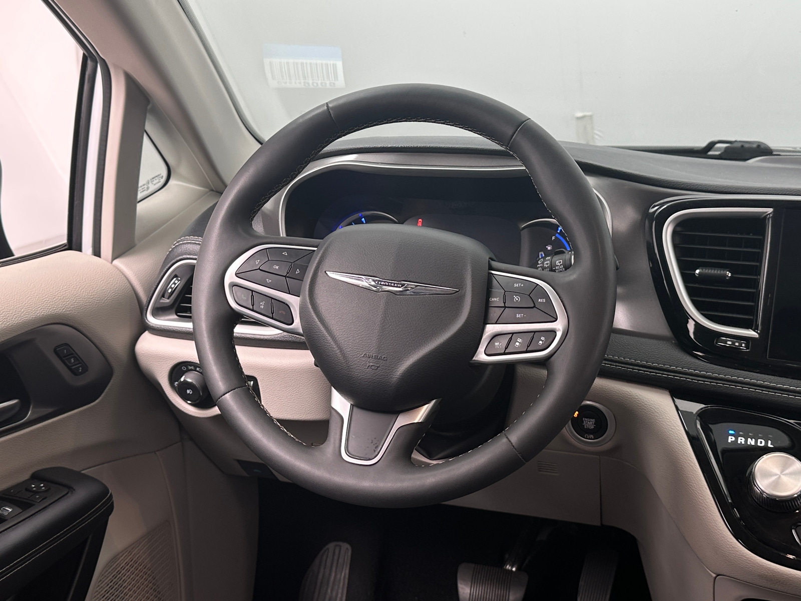 Thumbnail: 2024 Chrysler Pacifica - 4