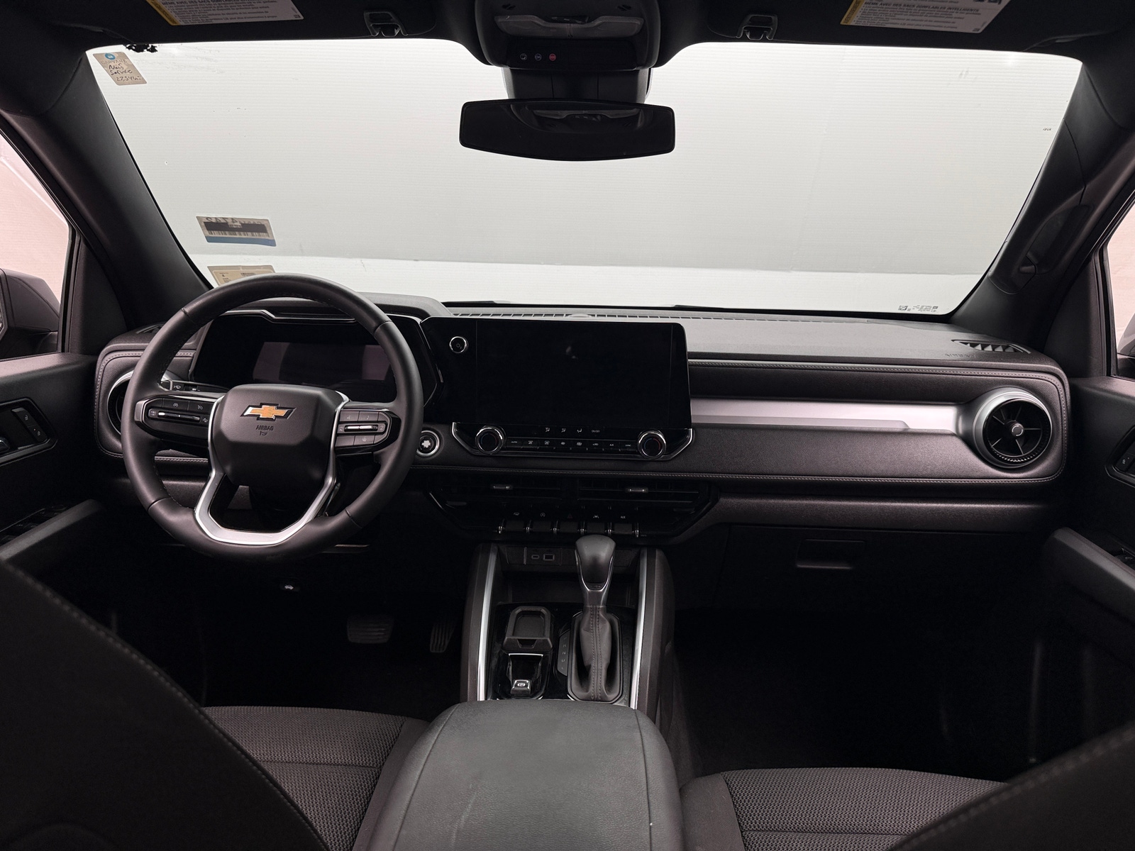 Thumbnail: 2023 Chevrolet Colorado - 3