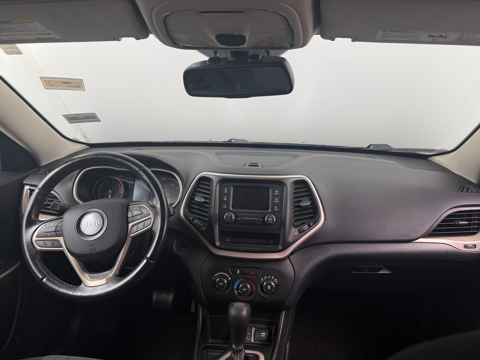 Thumbnail: 2017 Jeep Cherokee - 3