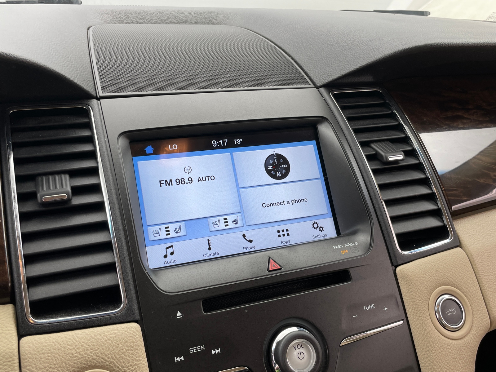 Thumbnail: 2016 Ford Taurus - 3