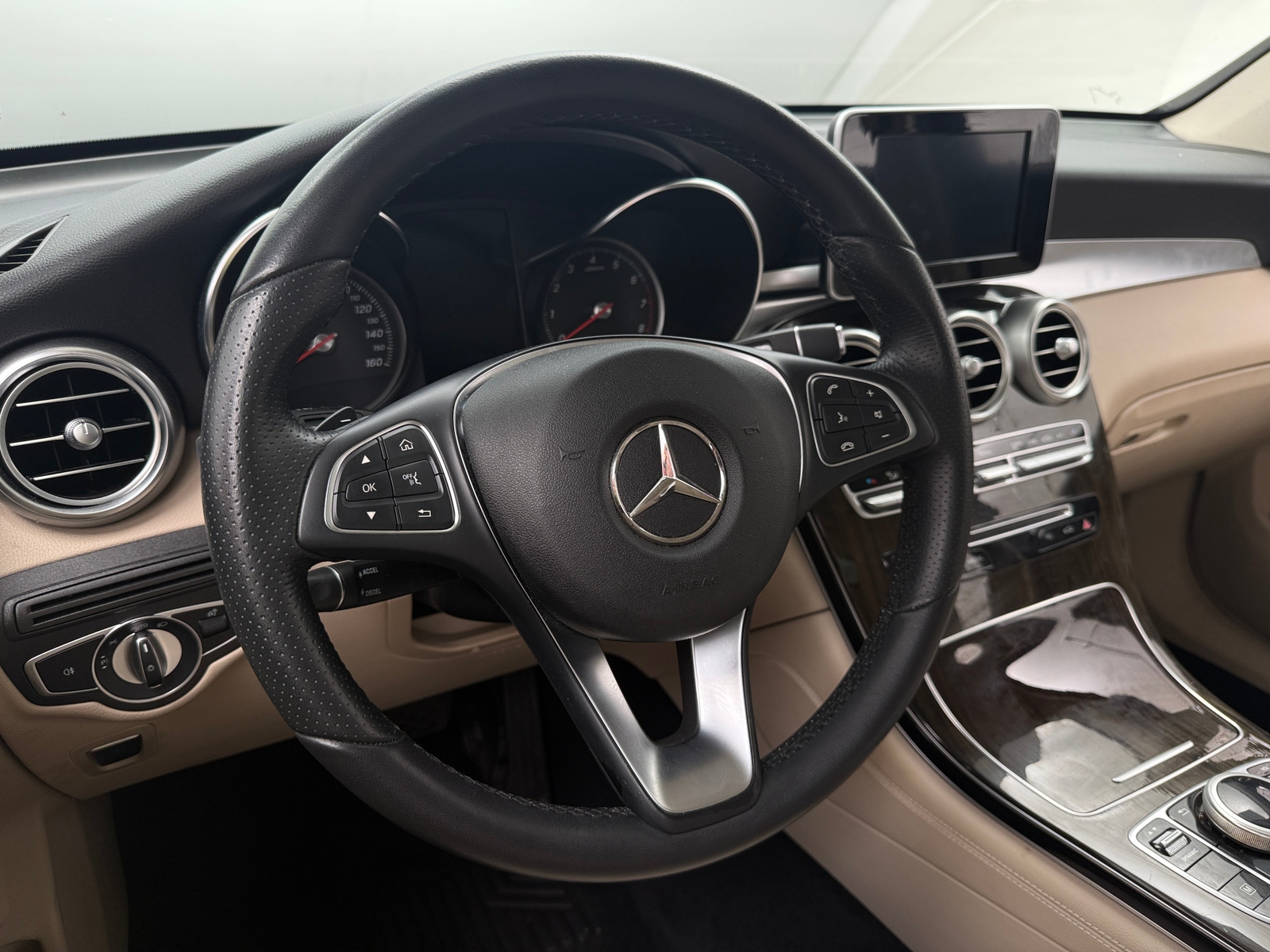 Thumbnail: 2018 Mercedes-Benz GLC - 4