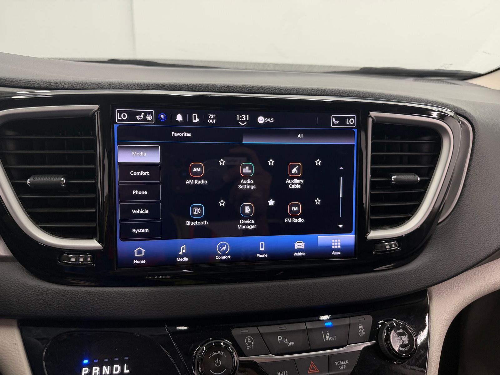 Thumbnail: 2024 Chrysler Pacifica - 3